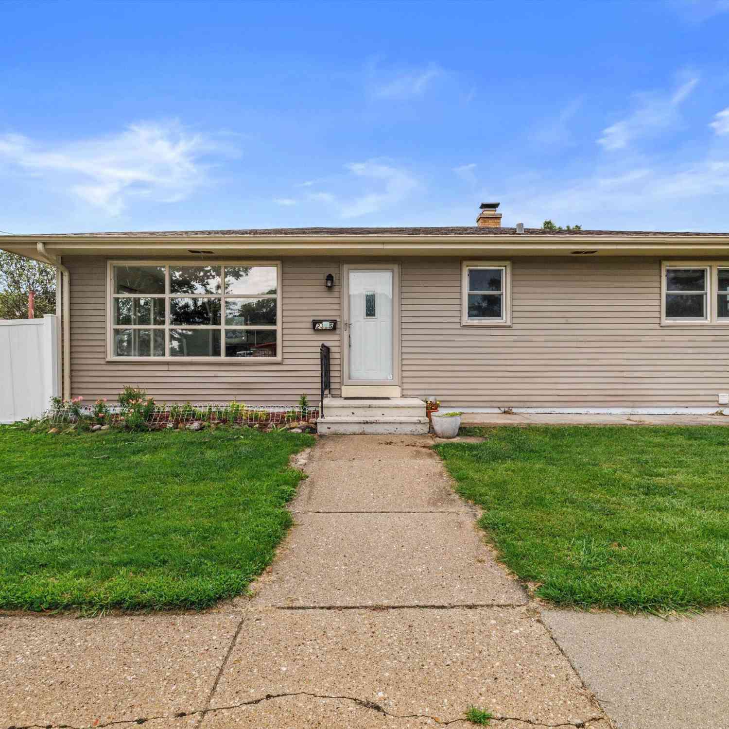 Homes For Sale - 2306 17th<br/> Kenosha, WI 53140