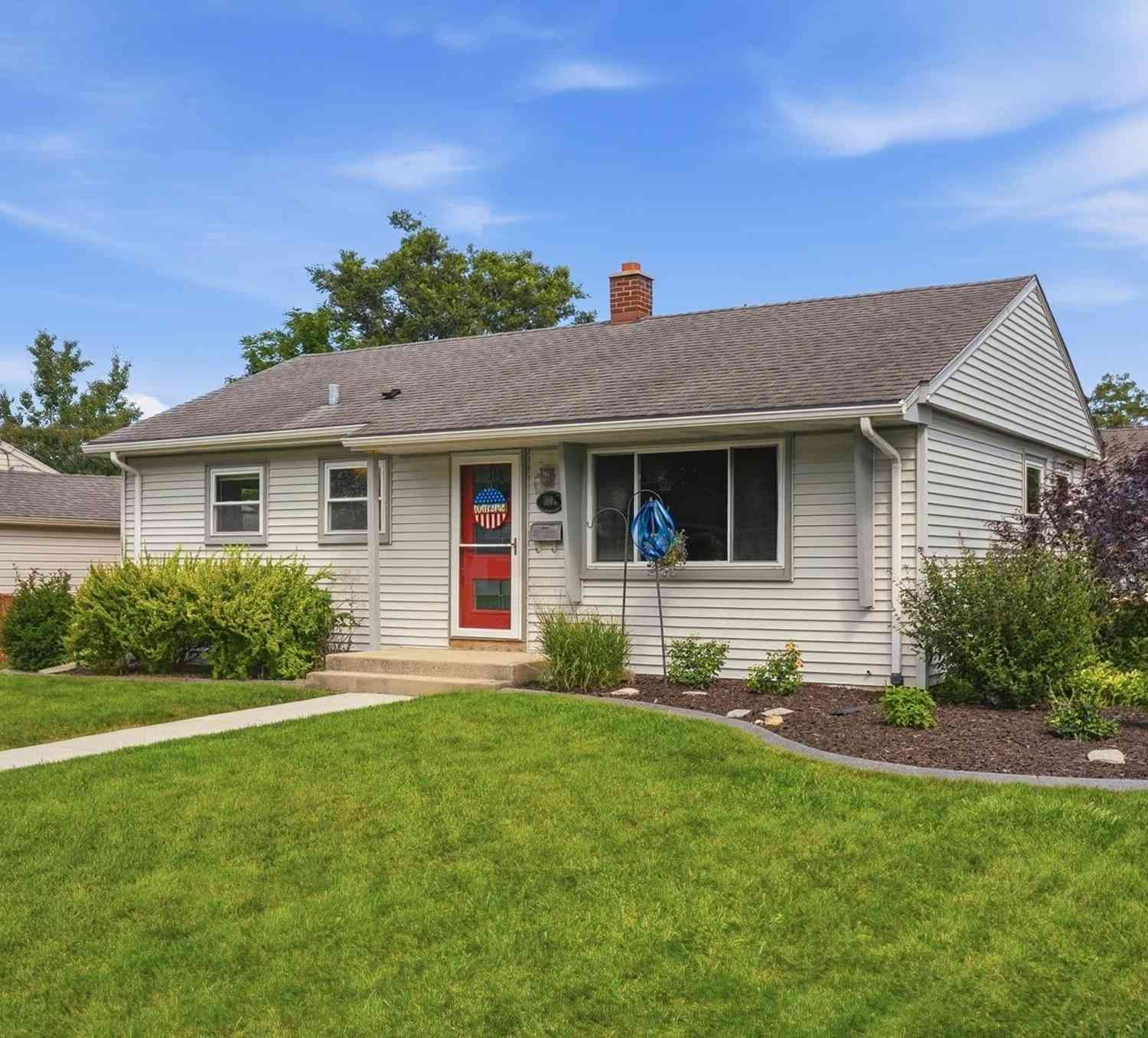 Homes For Sale - 100 N Highland<br/> Thiensville, WI 53092