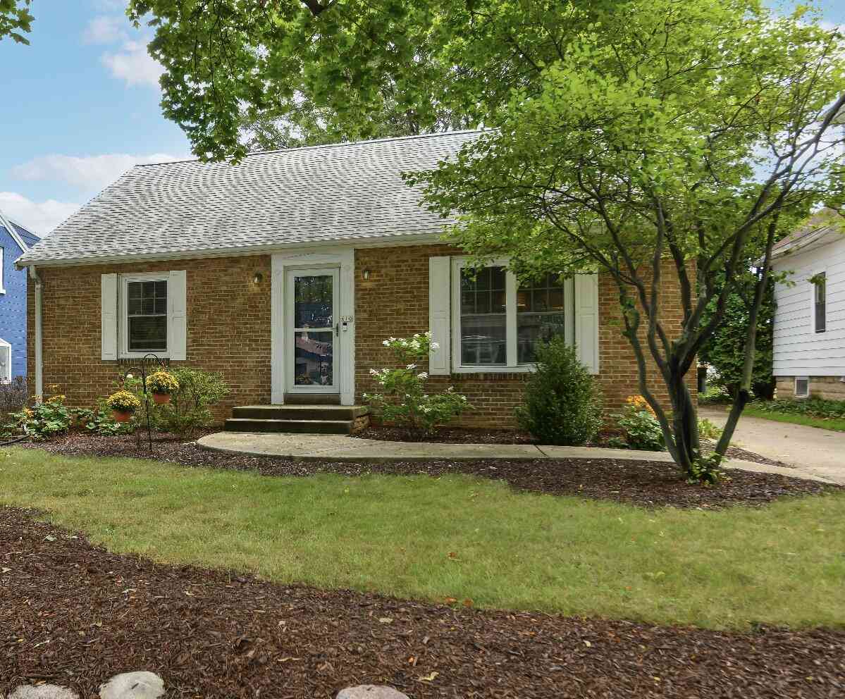 Homes For Sale - 610 N 112th<br/> Wauwatosa, WI 53226