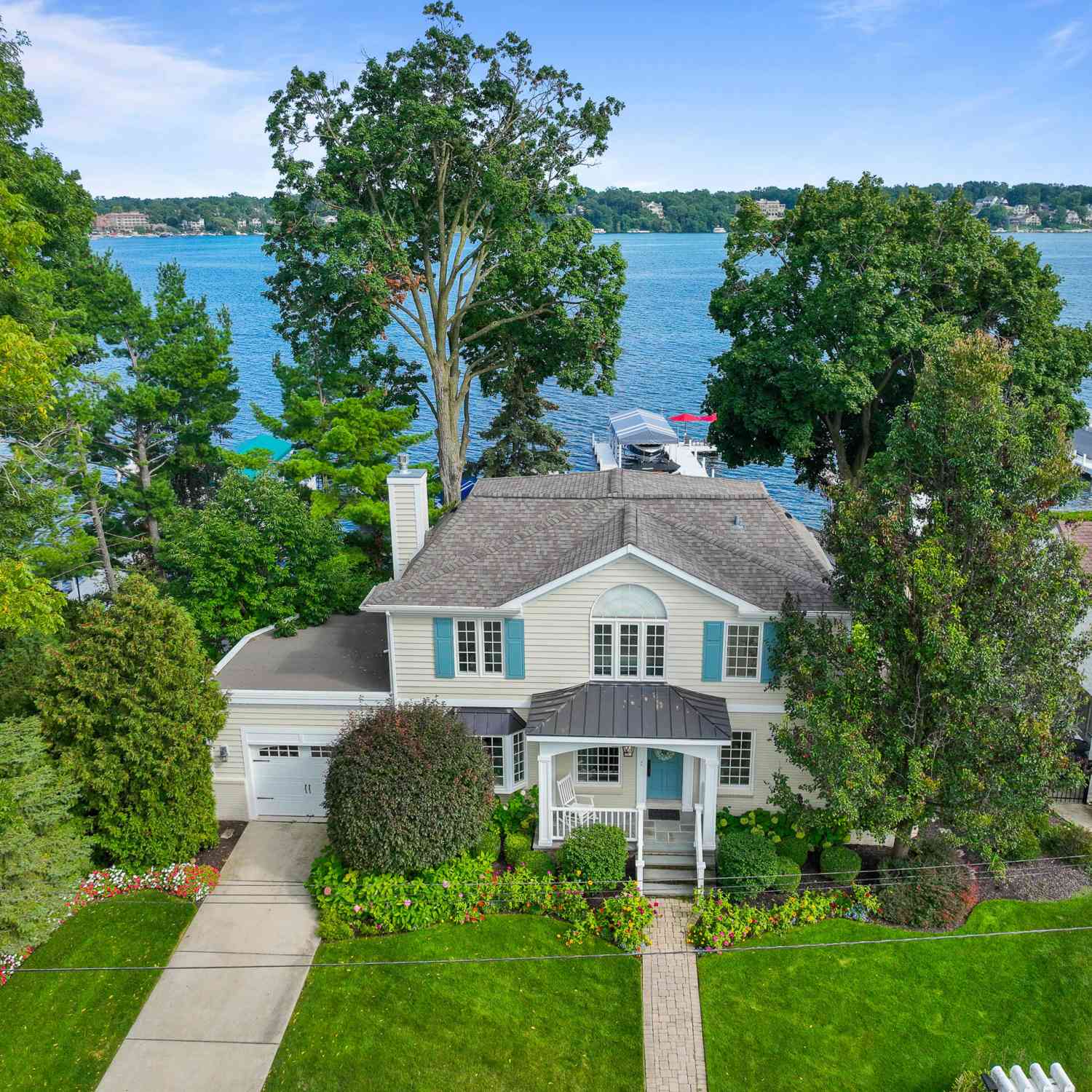 Homes For Sale - 1530 Lake Shore<br/> Walworth County, Lake Geneva, WI 53147