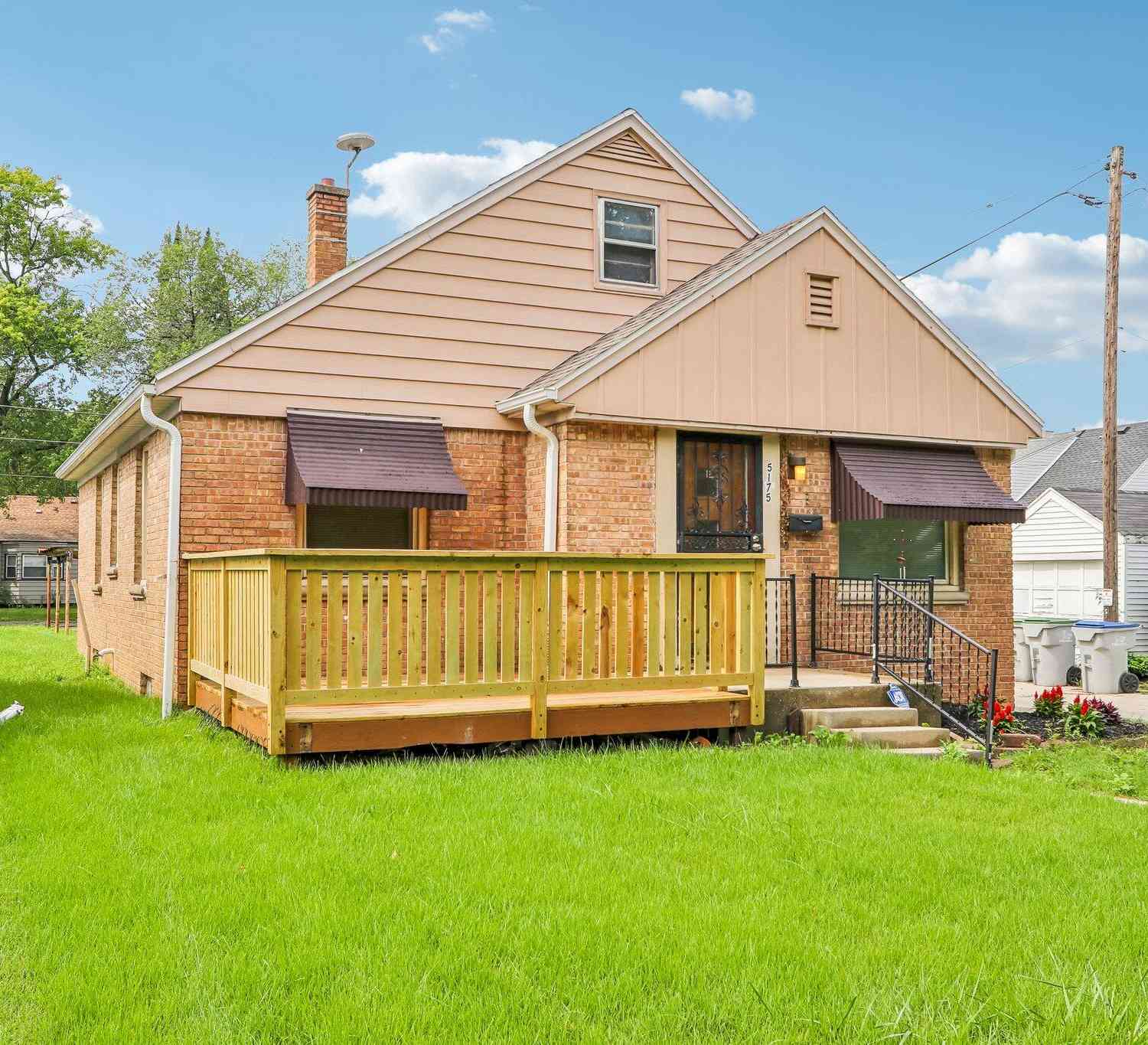 Homes For Sale - 5175 N 27th<br/> Milwaukee, WI 53209