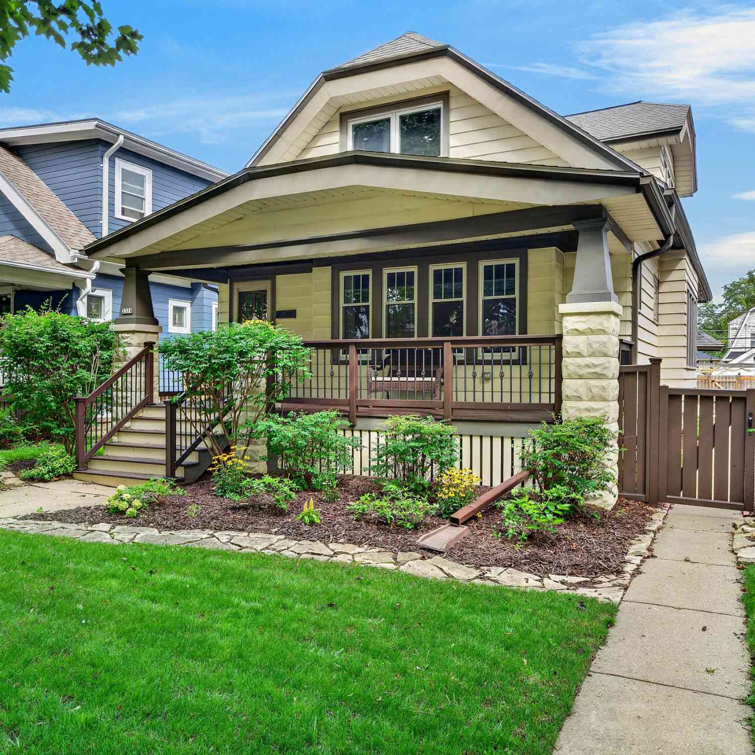 Homes For Sale - 3318 N Weil<br/> Milwaukee, WI 53212