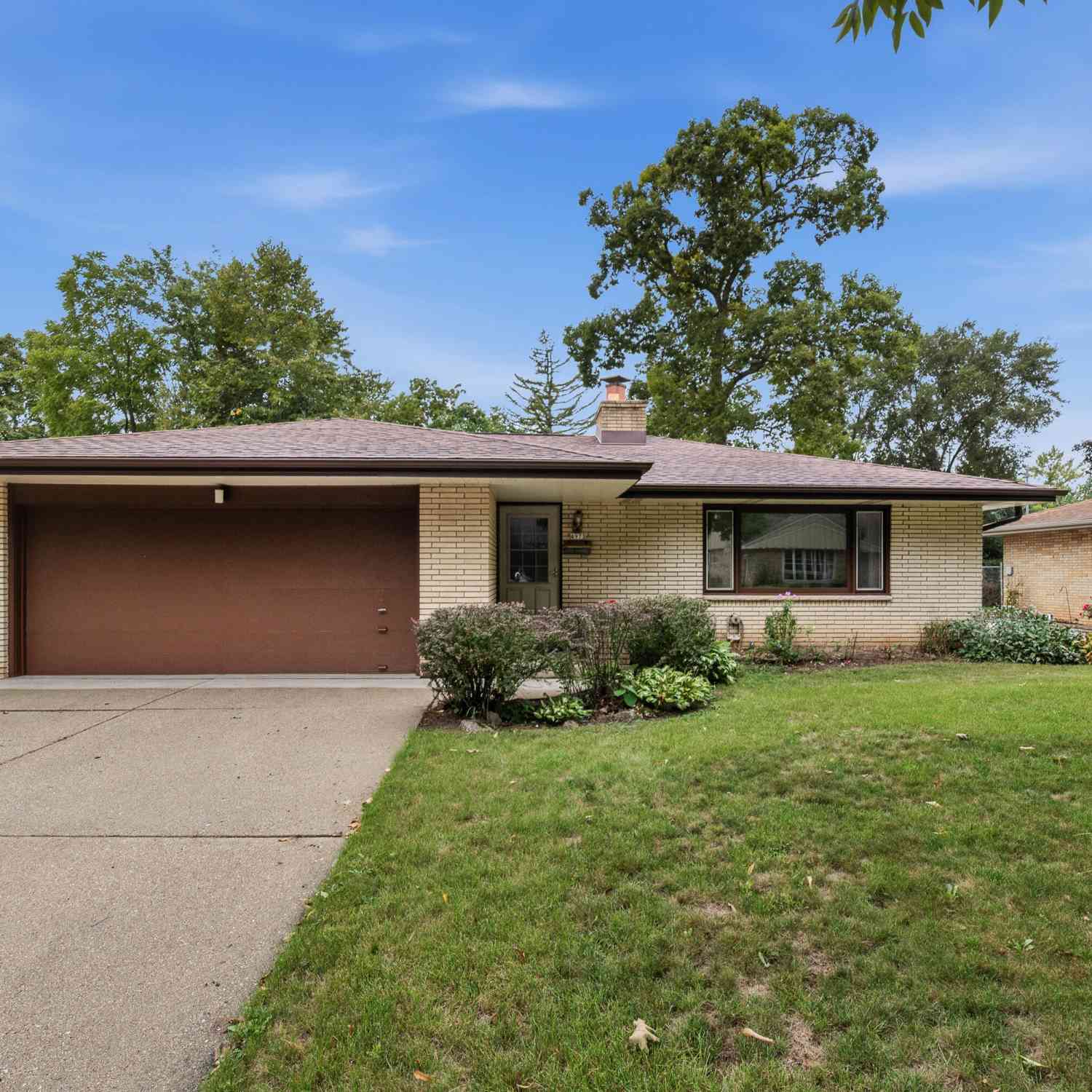 Homes For Sale - 4973 S 19th<br/> Milwaukee, WI 53221