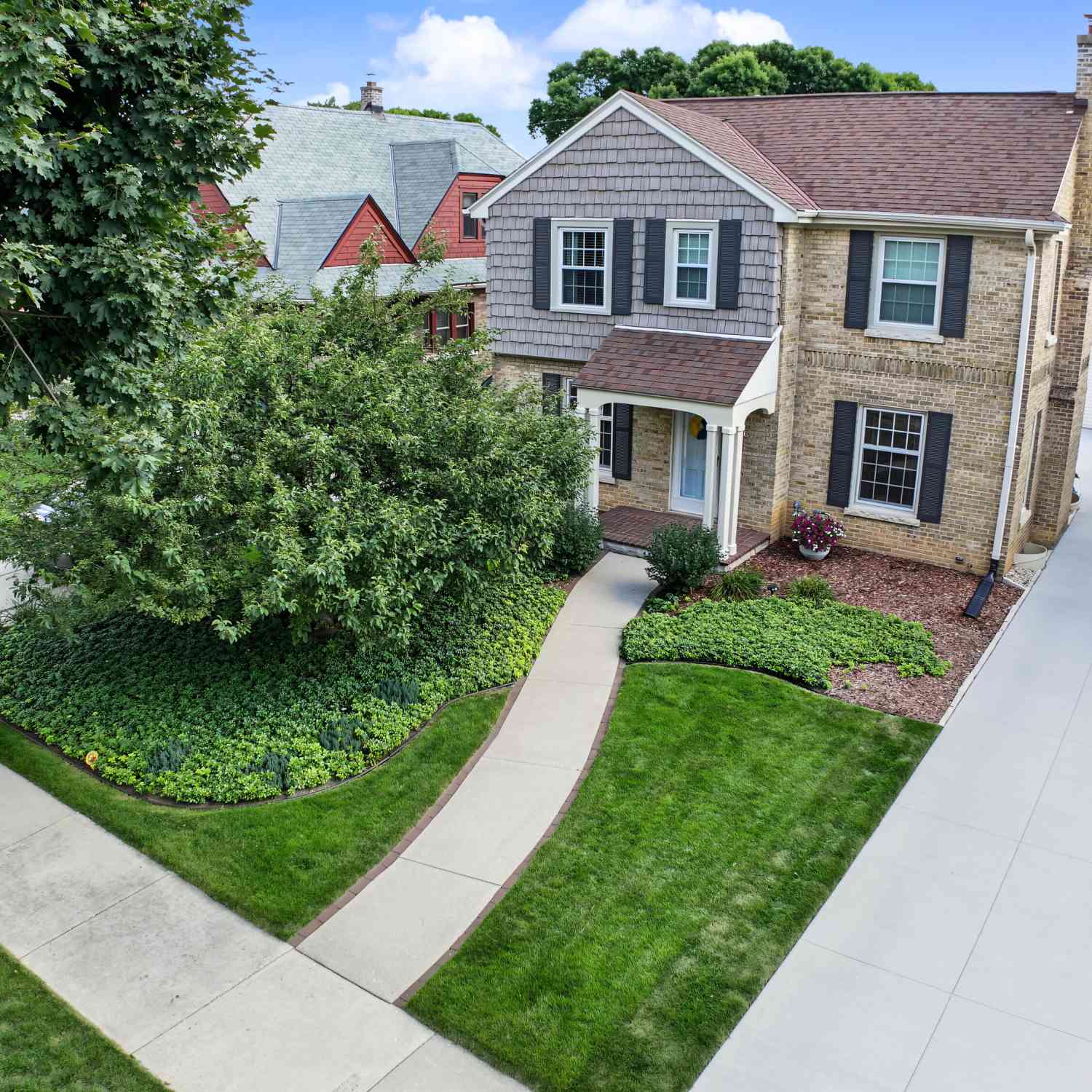 Homes For Sale - 2520 Lefeber<br/> Wauwatosa, WI 53213