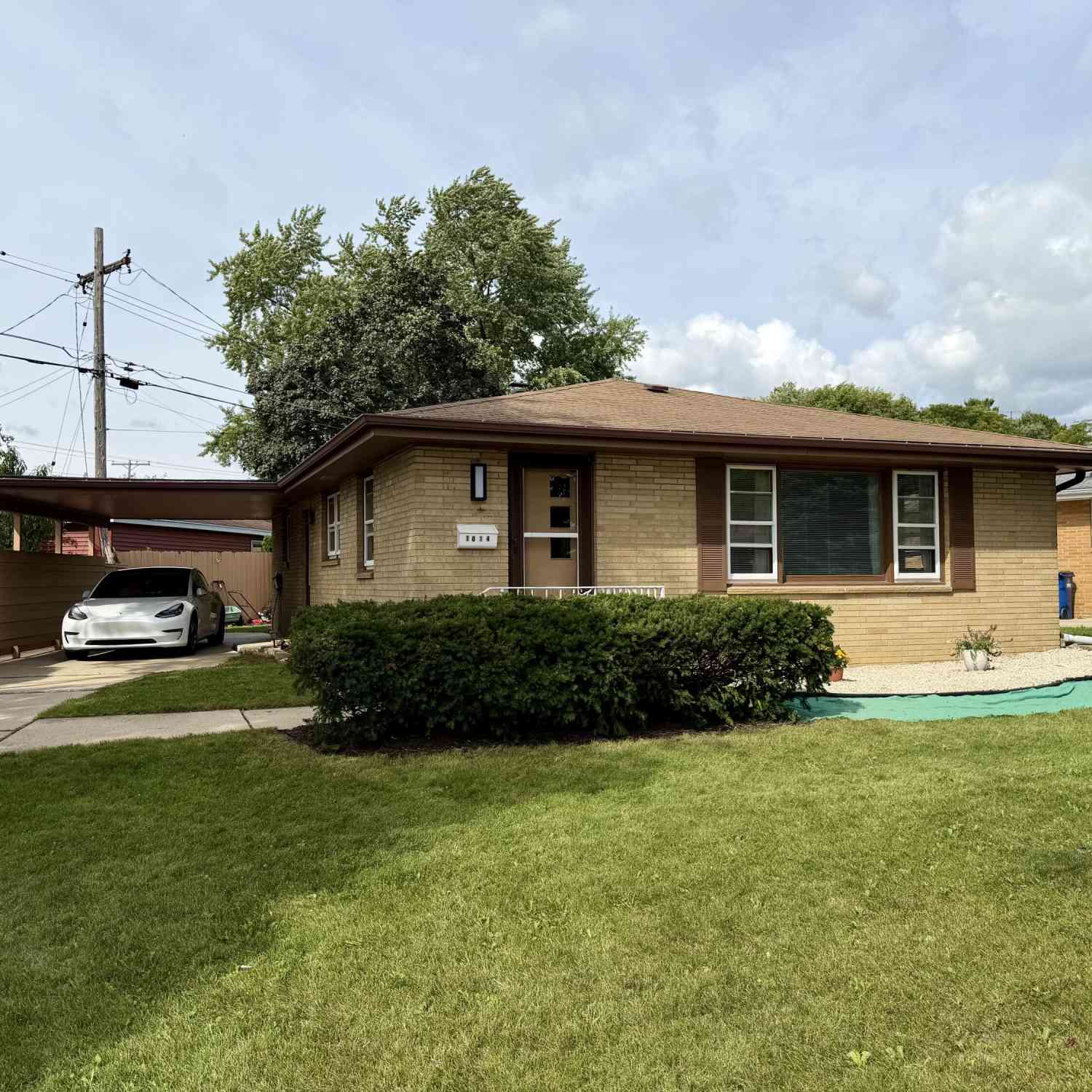 Homes For Sale - 1014 Fairway<br/> Racine, WI 53405