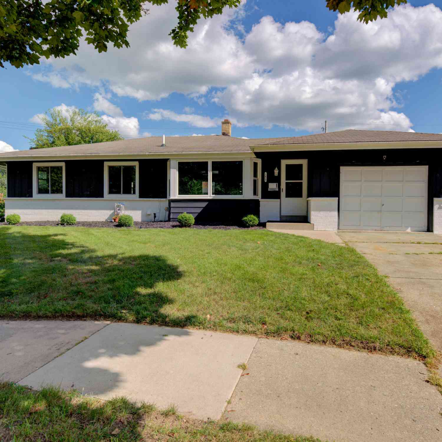 Homes For Sale - 1429 Empire<br/> Waukesha, WI 53186