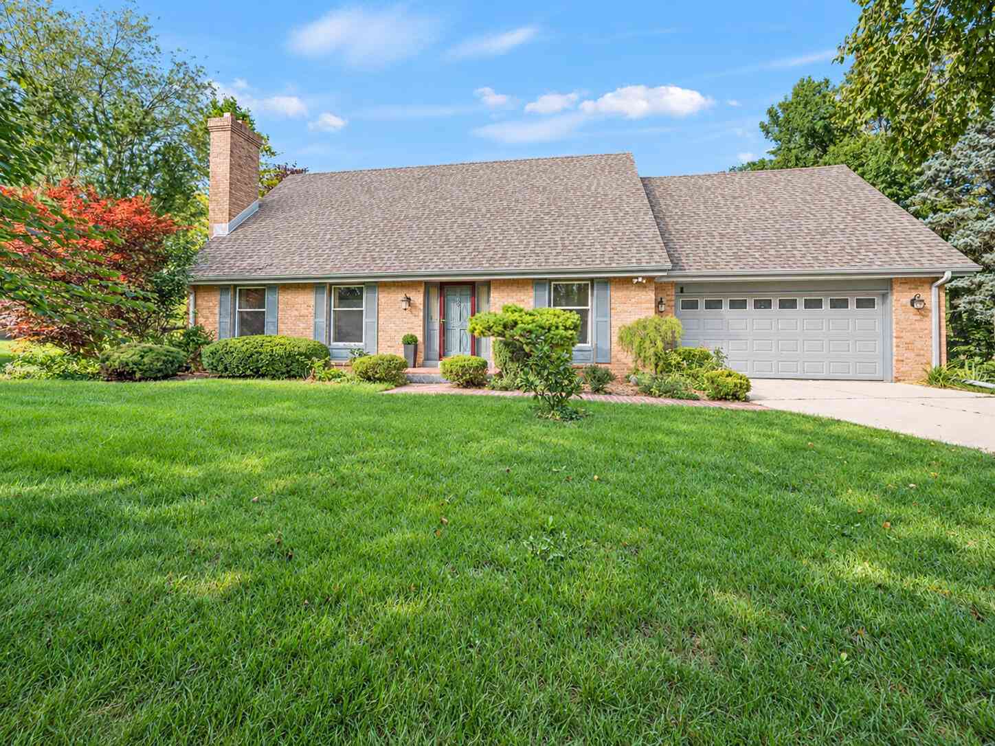Homes For Sale - 1530 W Zedler<br/> Mequon, WI 53092