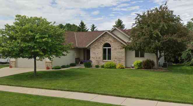 Homes For Sale - 506 E Rossman<br/> Hartford, WI 53027