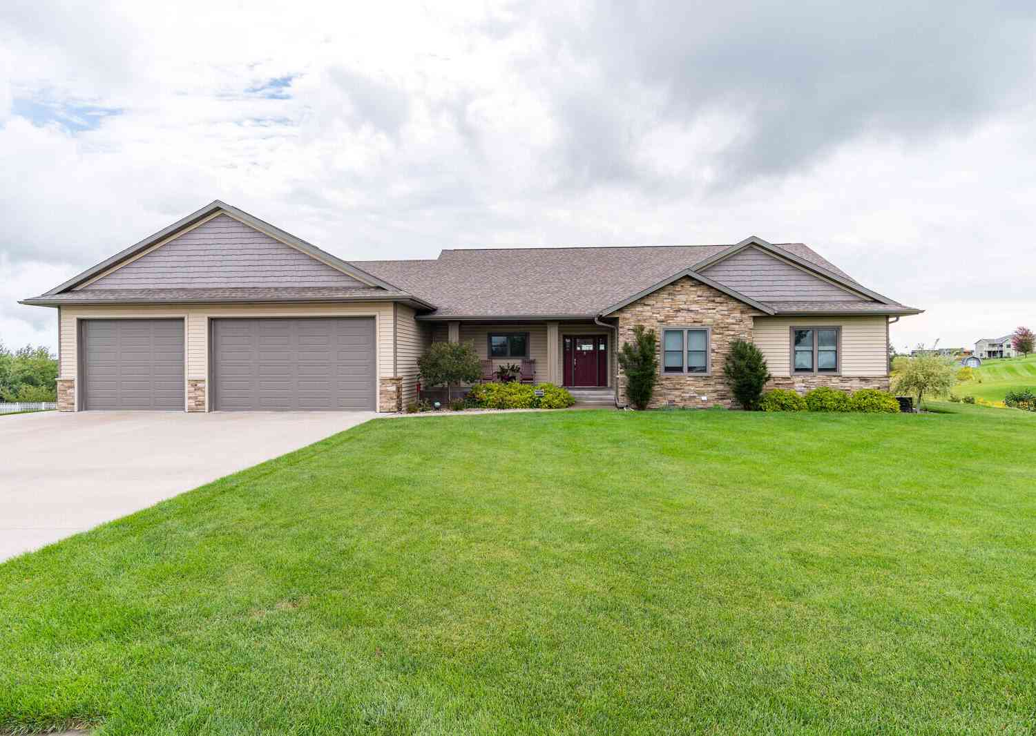 Homes For Sale - W3816 Highland<br/> Greenfield, WI 54601