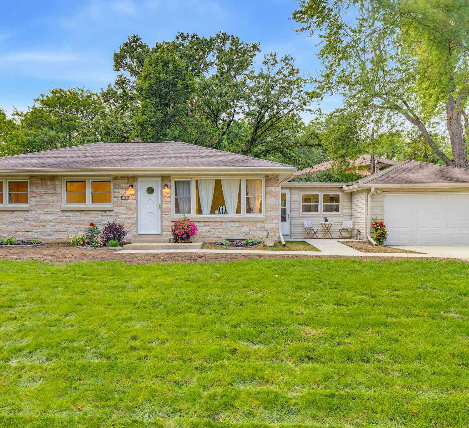 Homes For Sale - 3285 N Knoll<br/> Wauwatosa, WI 53222