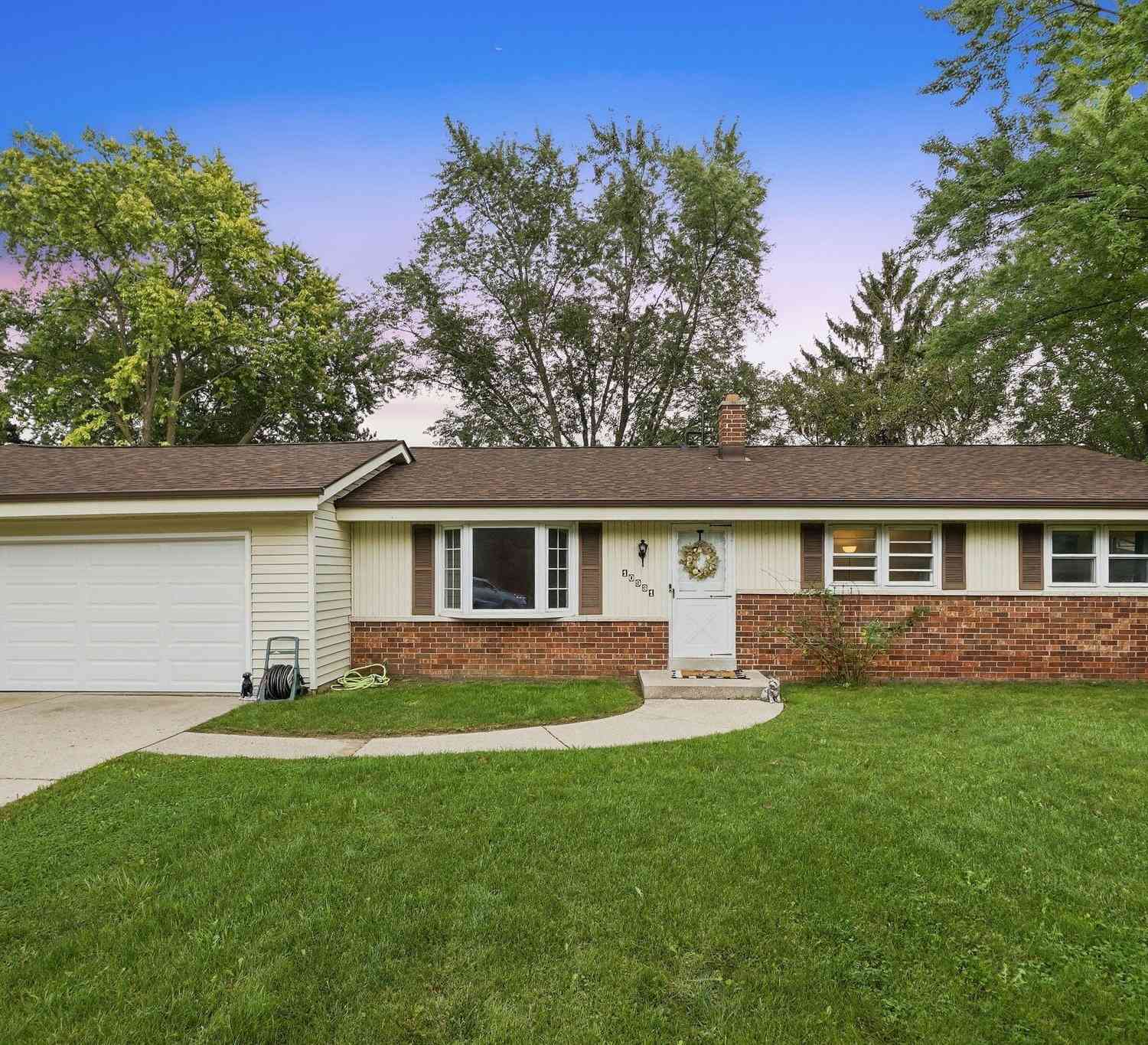 Homes For Sale - 10931 W Kaul<br/> Milwaukee, WI 53225