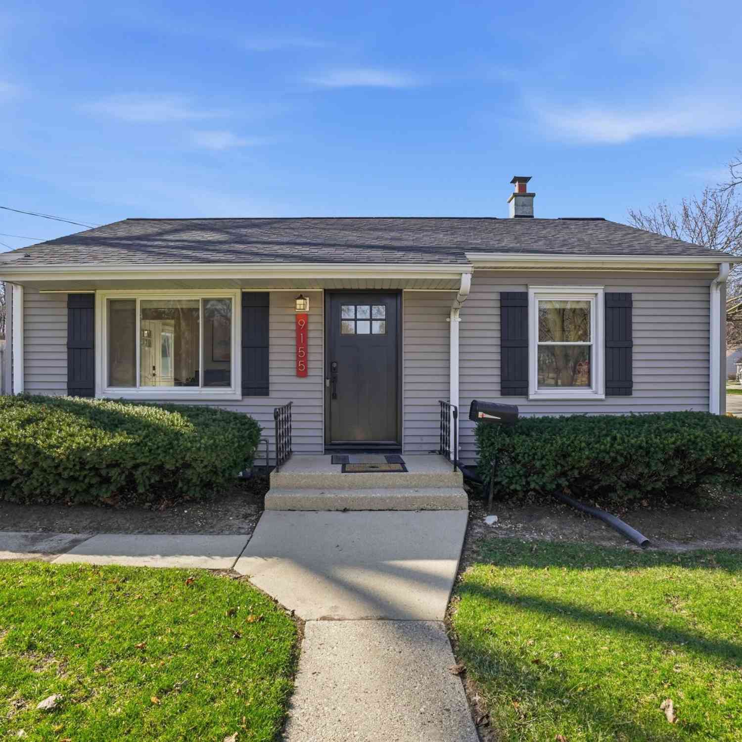 Homes For Sale - 9155 W Park Hill<br/> Milwaukee, WI 53226