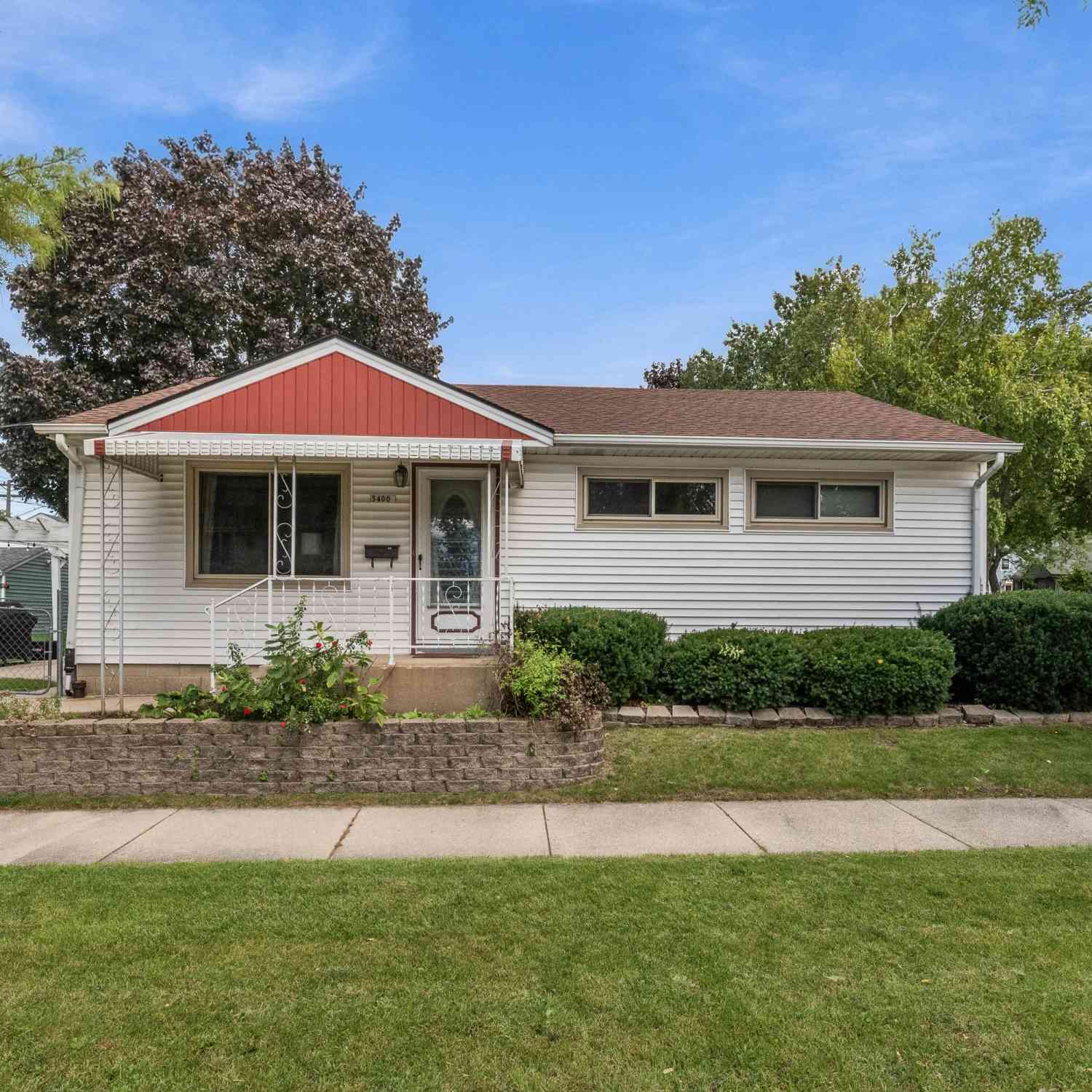 Homes For Sale - 5400 W Ohio<br/> Milwaukee, WI 53219