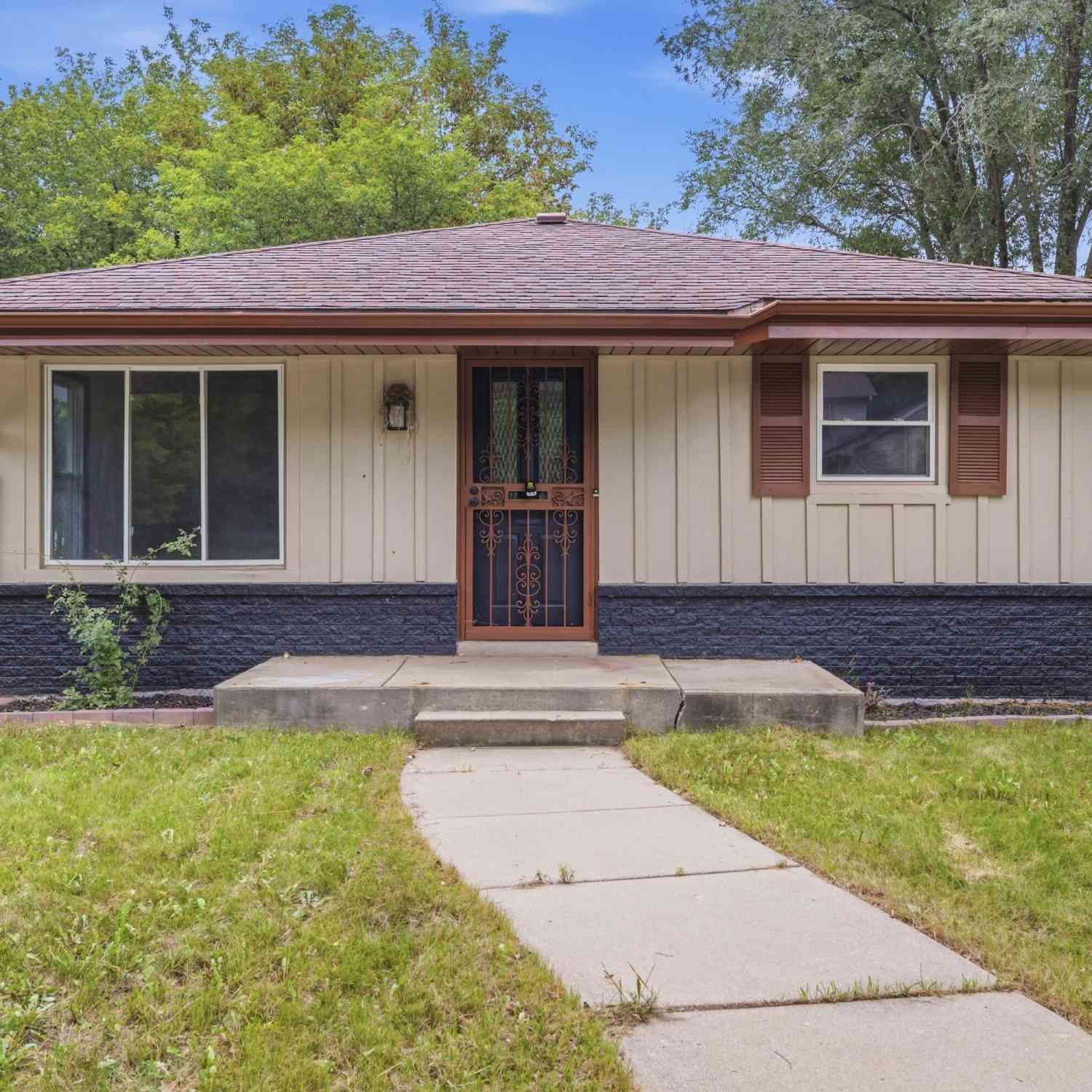 Homes For Sale - 6500 N 52nd<br/> Milwaukee, WI 53223