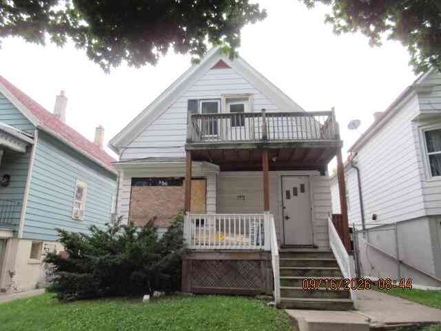 Homes For Sale - 2424 W Maple<br/> Milwaukee, WI 53204