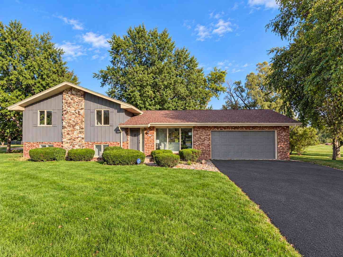 Homes For Sale - 11040 N Riverland<br/> Mequon, WI 53092