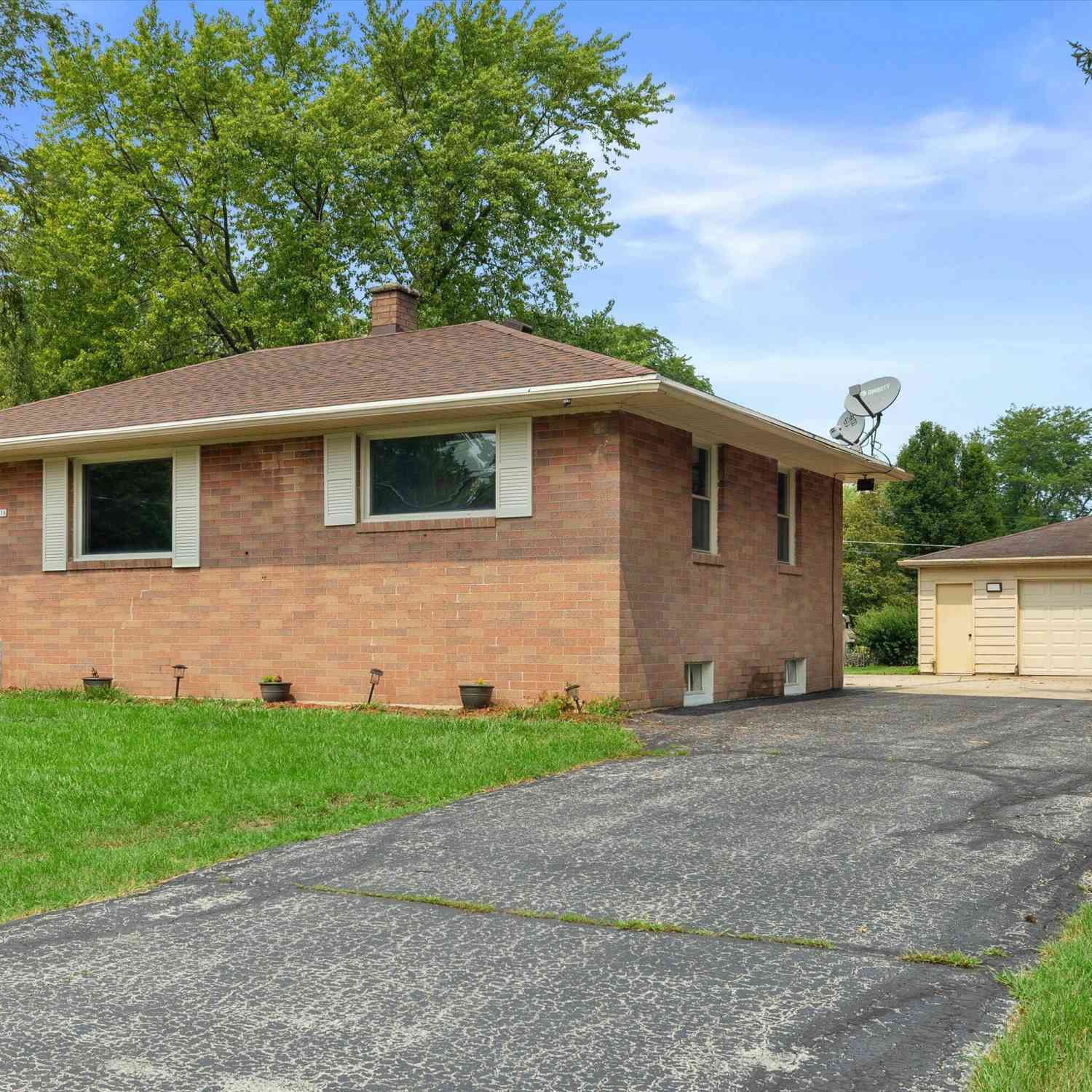 Homes For Sale - 3316 3 Mile<br/> Caledonia, WI 53404