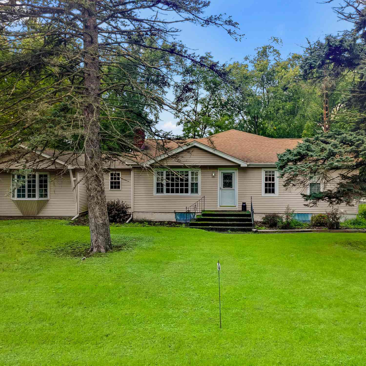 Homes For Sale - N1409 Hillside<br/> Walworth County, Bloomfield, WI 53128