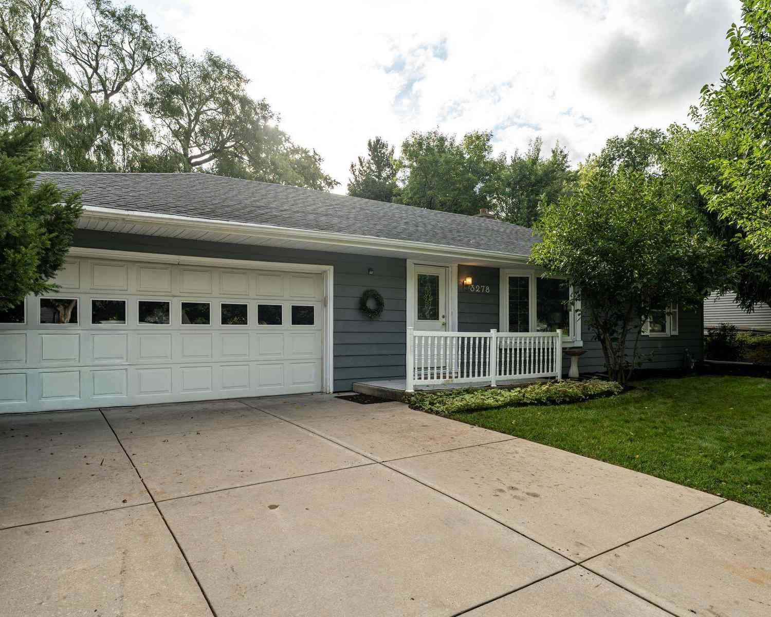 Homes For Sale - 3278 N 106th<br/> Wauwatosa, WI 53222