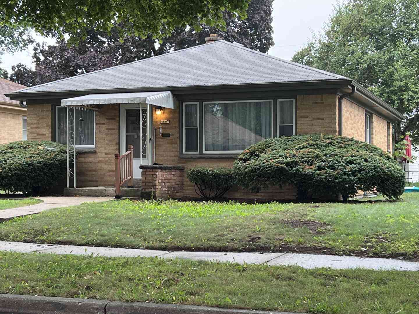 Homes For Sale - 4667 N 67th<br/> Milwaukee, WI 53218