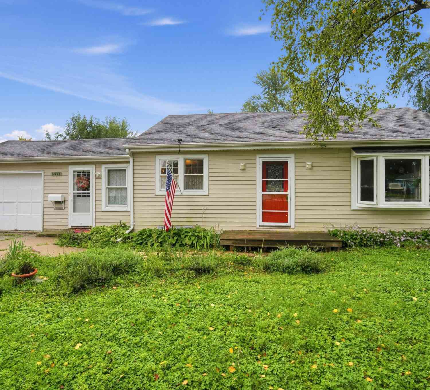 Homes For Sale - 12865 W Lancaster<br/> Waukesha, WI 53007