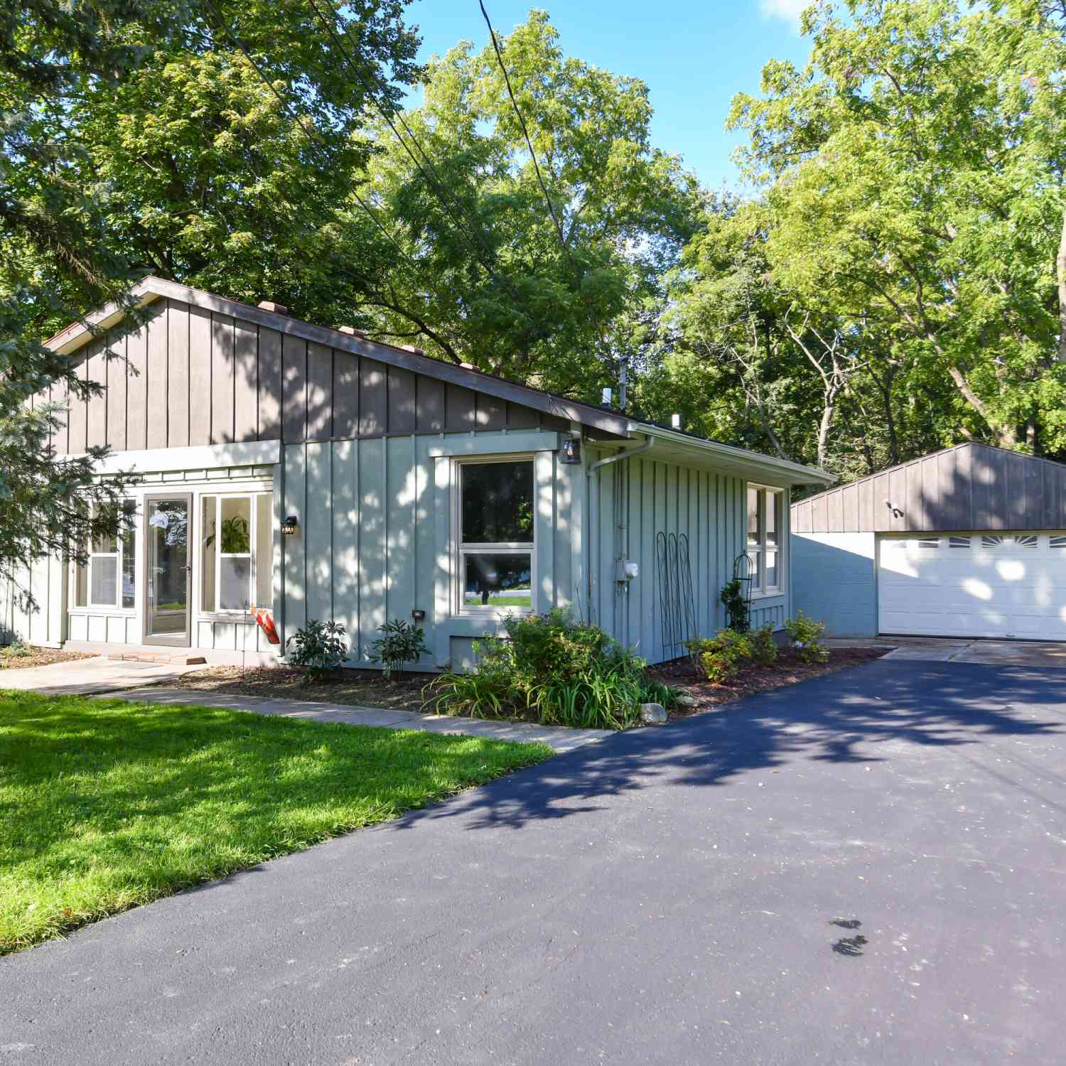 Homes For Sale - 6508 N Tichigan<br/> Waterford, WI 53185