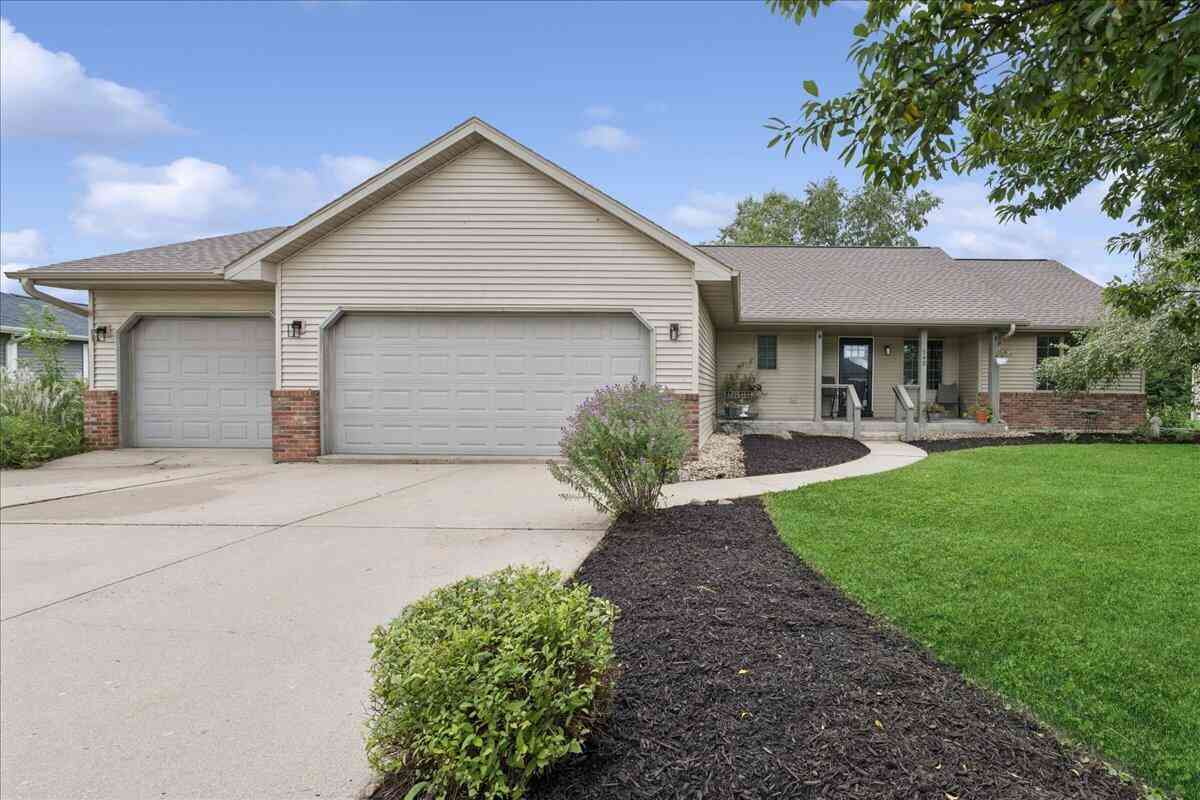 Homes For Sale - 548 Winter<br/> Walworth, WI 53184