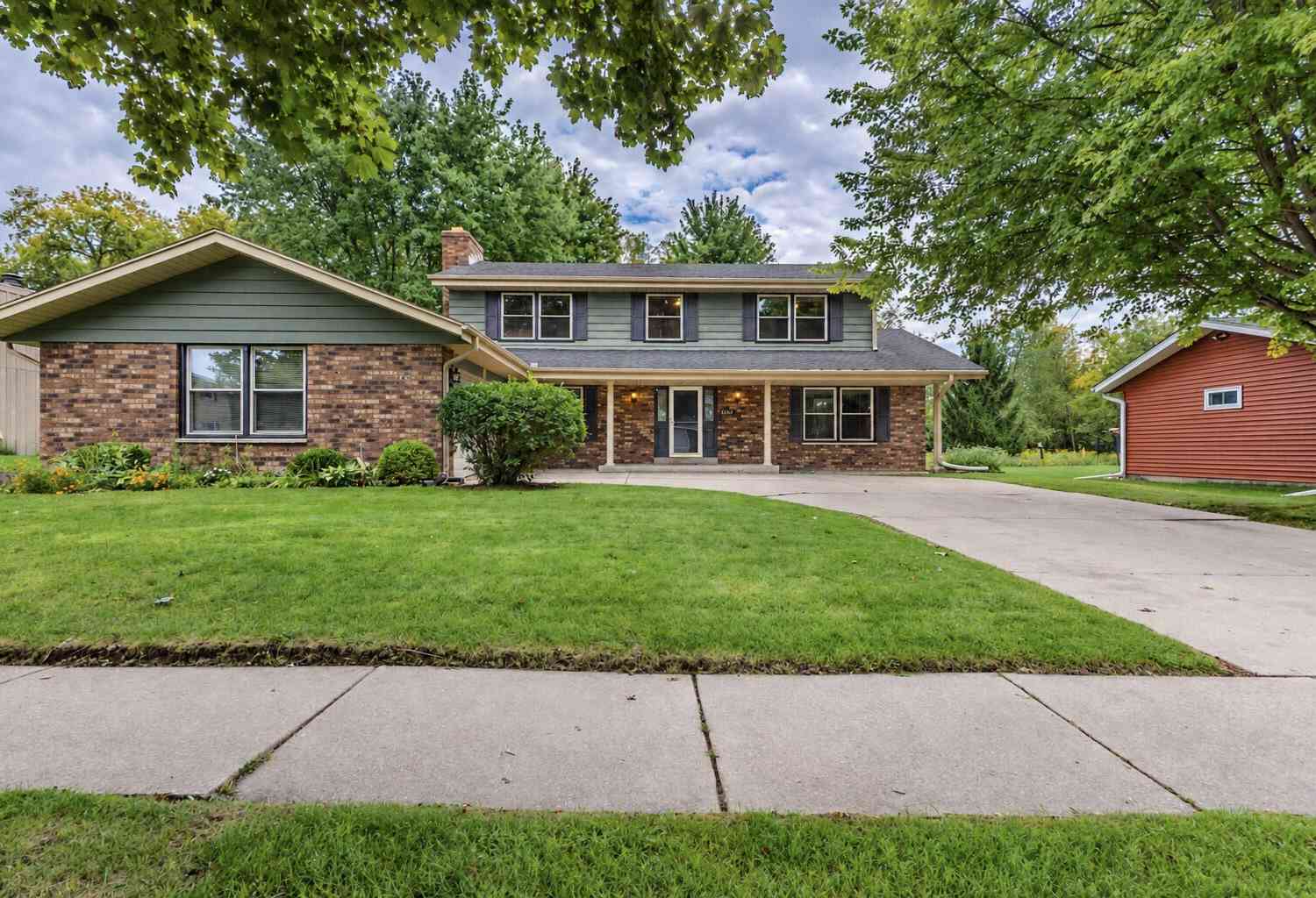 Homes For Sale - 6634 Riverdale<br/> Greendale, WI 53129
