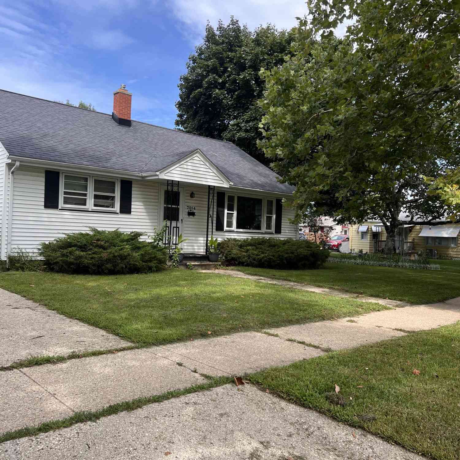 Homes For Sale - 7914 18th<br/> Kenosha, WI 53143