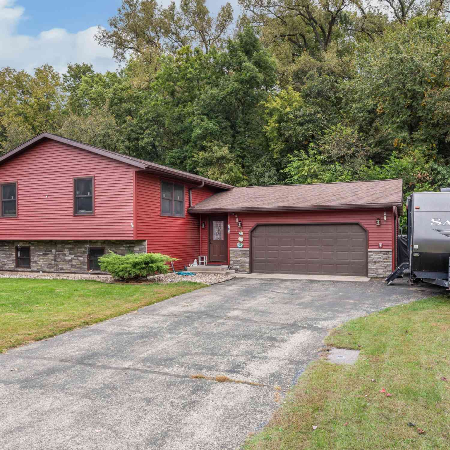 Homes For Sale - 703 Evergreen<br/> La Crosse County, Holmen, WI 54636