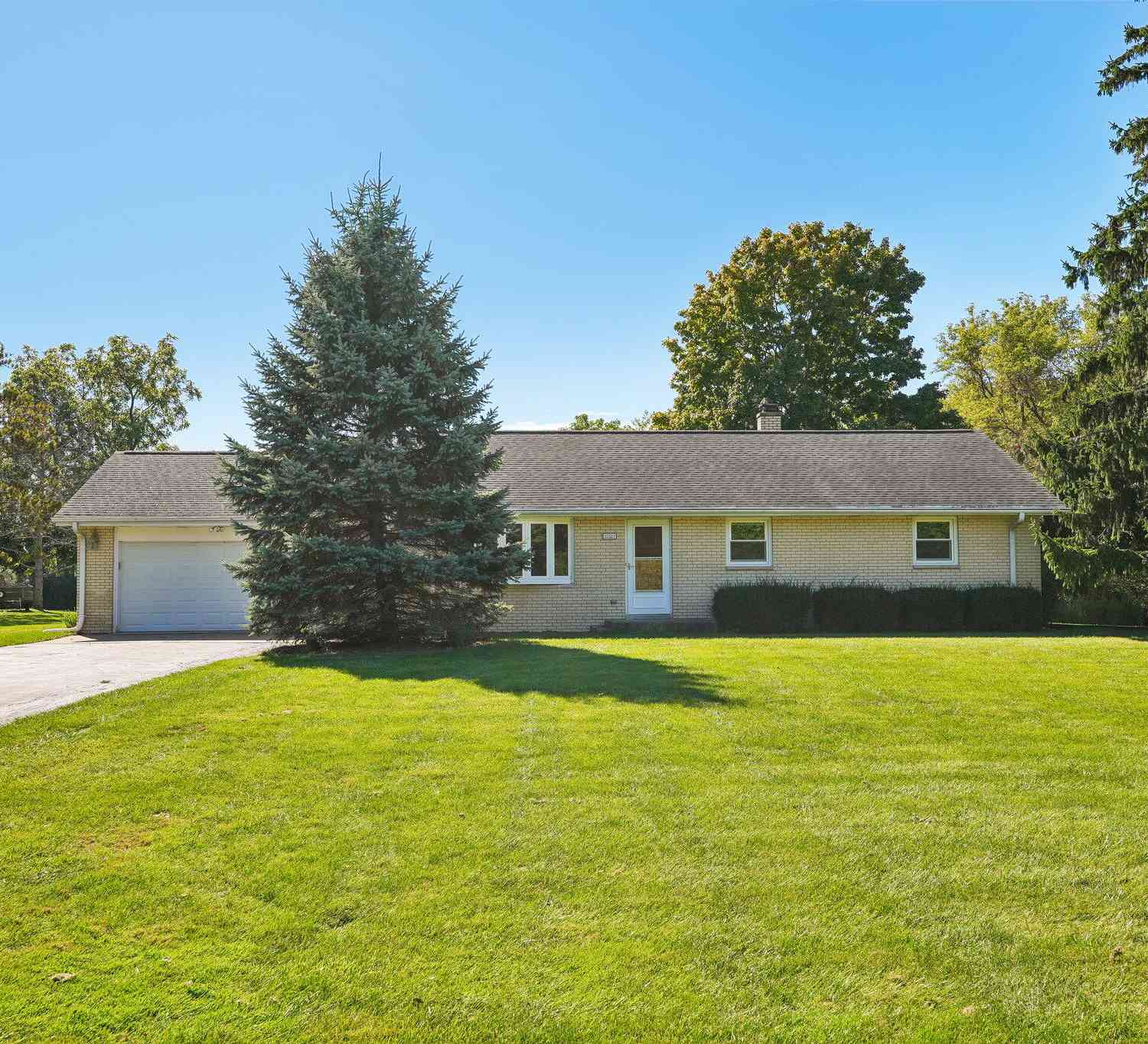 Homes For Sale - 10321 W Church<br/> Milwaukee County, Franklin, WI 53132