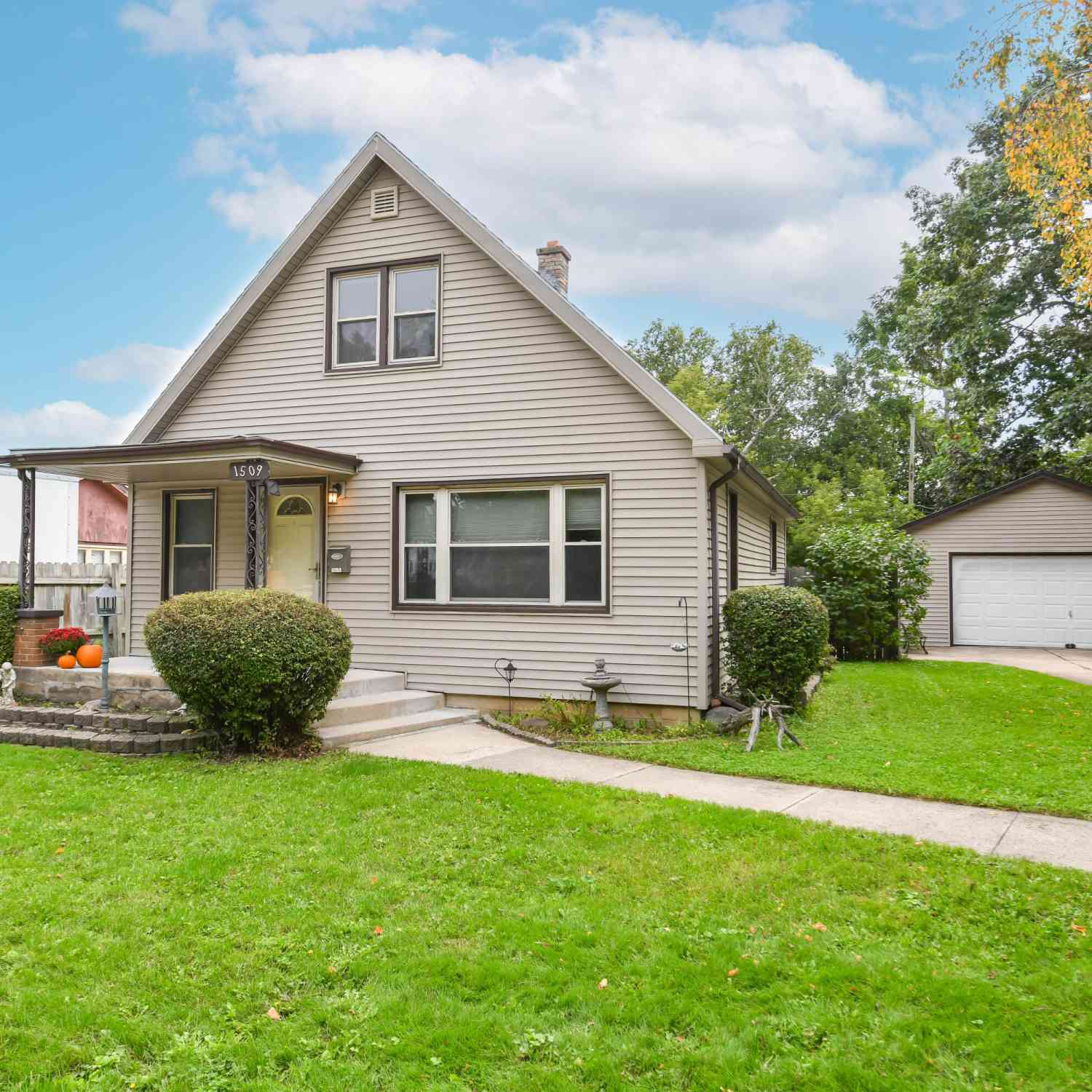 Homes For Sale - 1509 Illinois<br/> Racine, WI 53405
