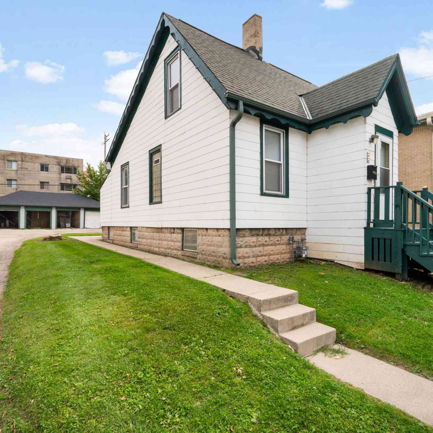 Homes For Sale - 1616 N Warren<br/> Milwaukee County, Milwaukee, WI 53202