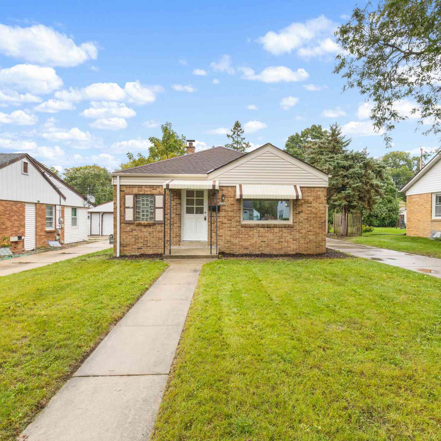 Homes For Sale - 2736 S 52nd<br/> Milwaukee County, Milwaukee, WI 53219