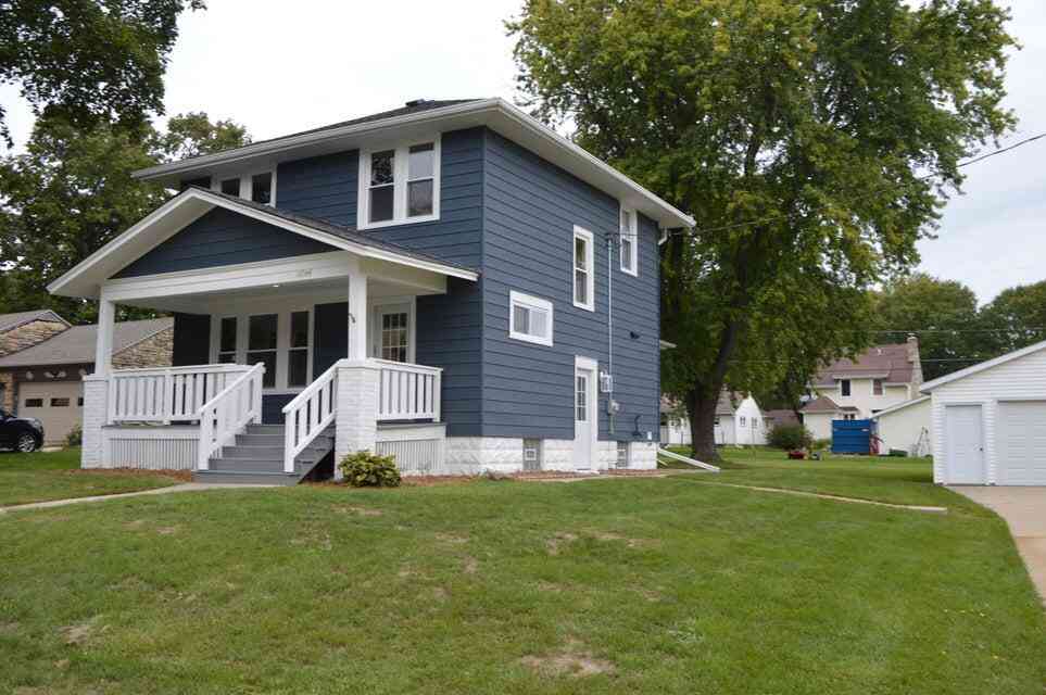 Homes For Sale - 12744 W Fairmount<br/> Waukesha County, Butler, WI 53007