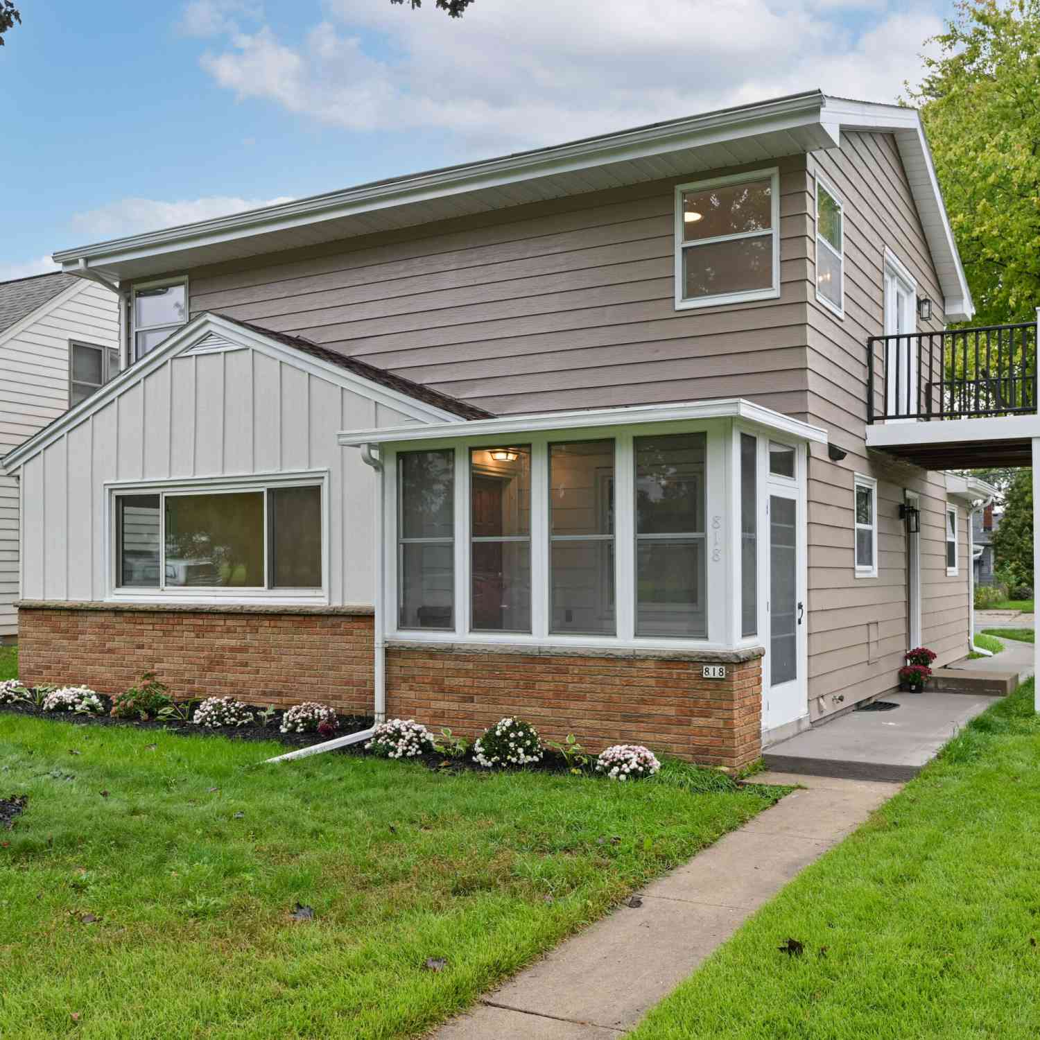 Homes For Sale - 818 S 116th<br/> West Allis, WI 53214