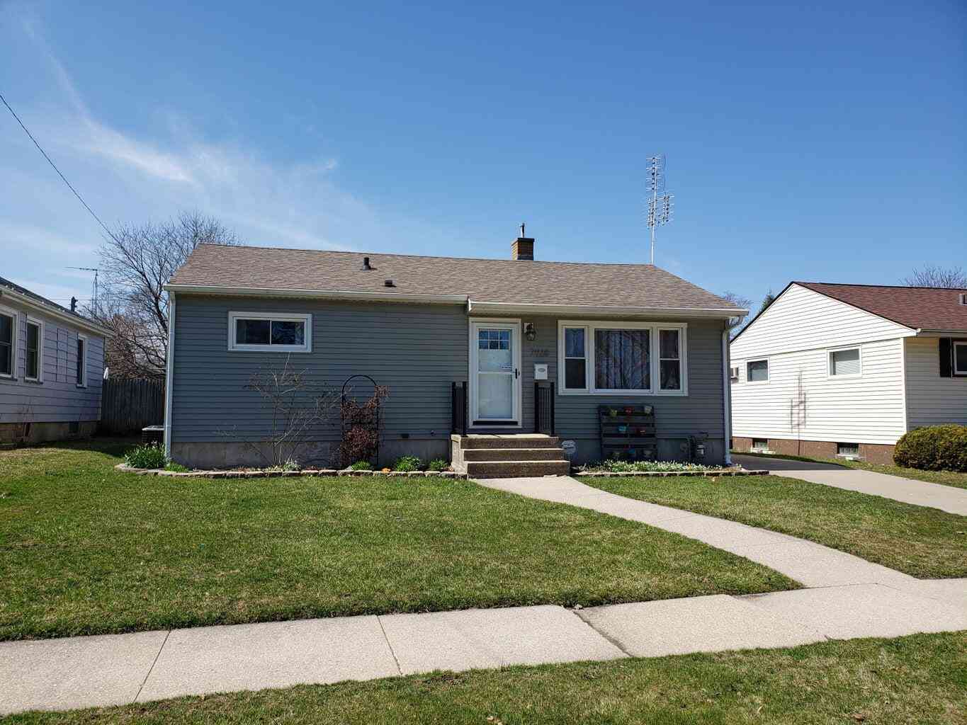 Homes For Sale - 7928 42nd<br/> Kenosha County, Kenosha, WI 53142