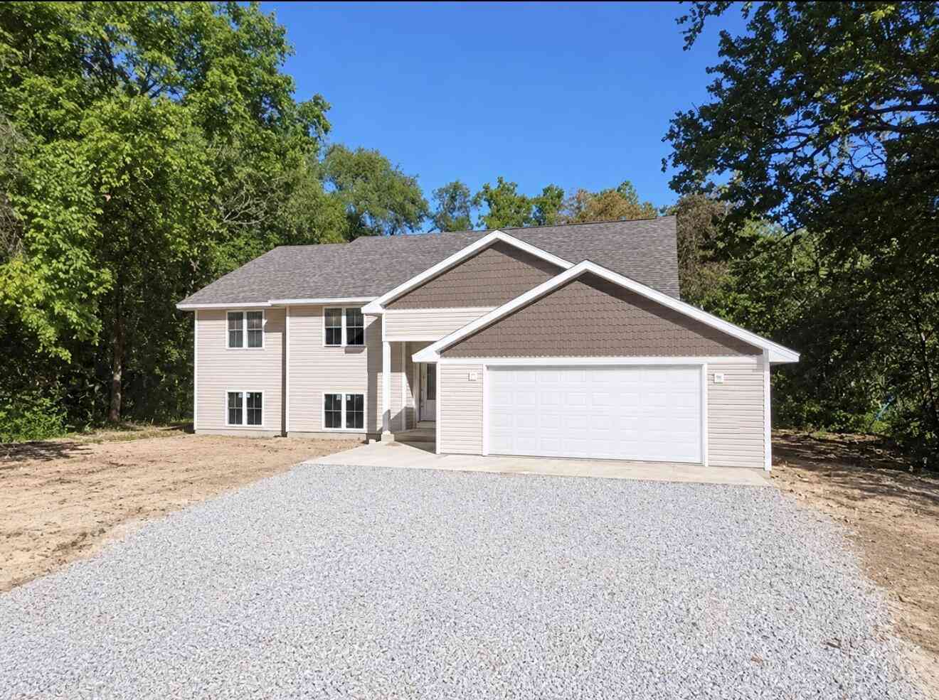 Homes For Sale - N7539 W Lakeshore<br/> Whitewater, WI 53190