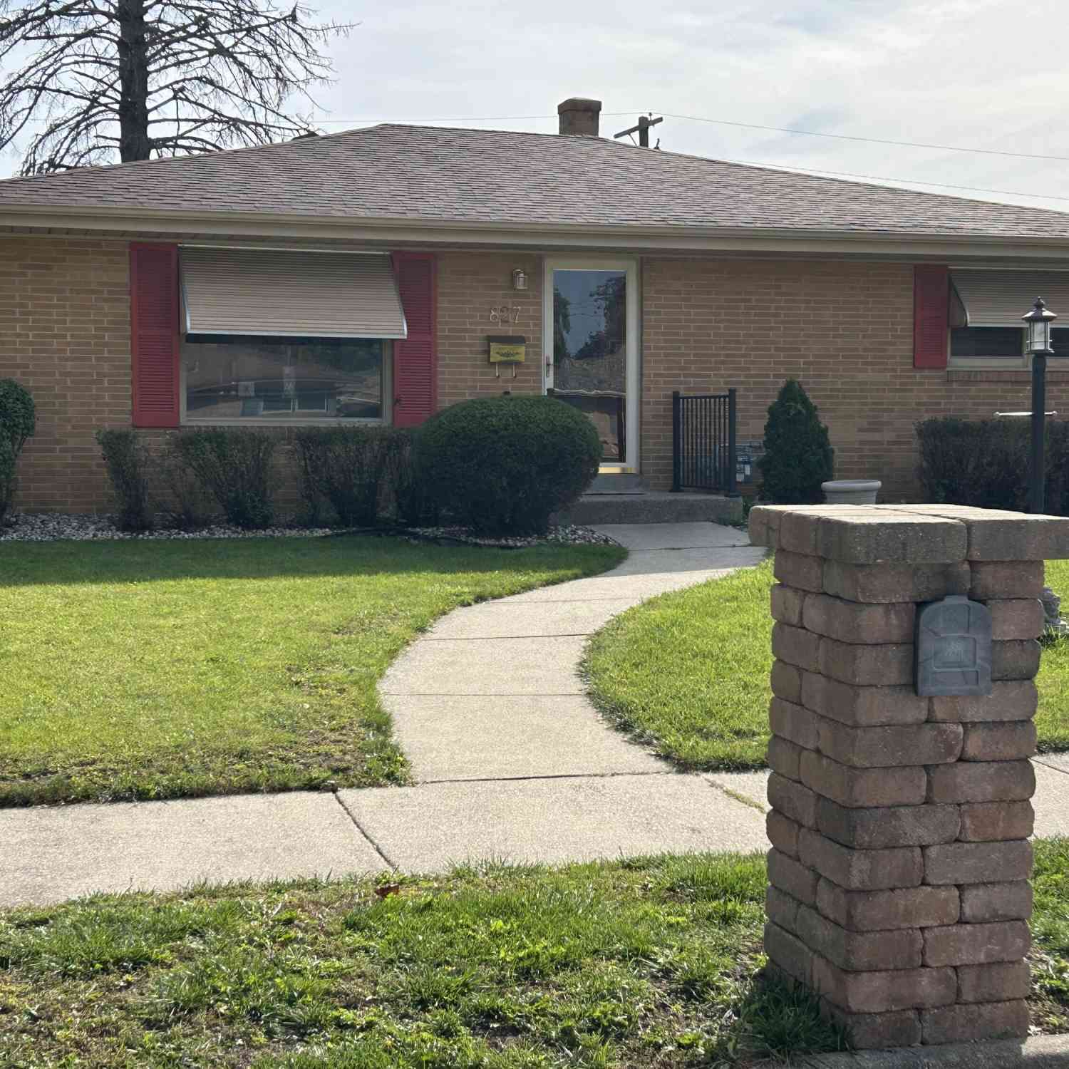 Homes For Sale - 827 Coronada<br/> Racine, WI 53402