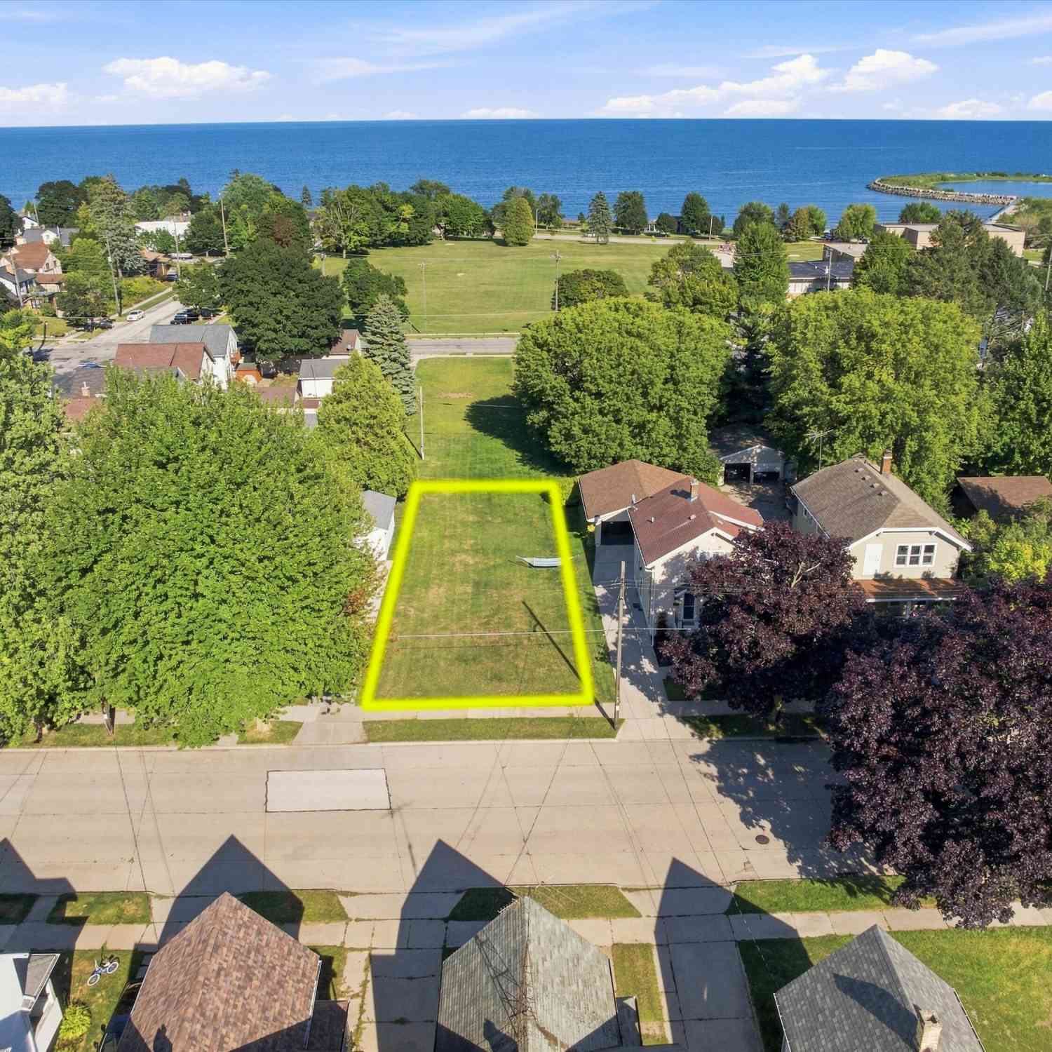 Vacant Land For Sale - 731 N 5th<br/> Manitowoc County, Manitowoc, WI 54220