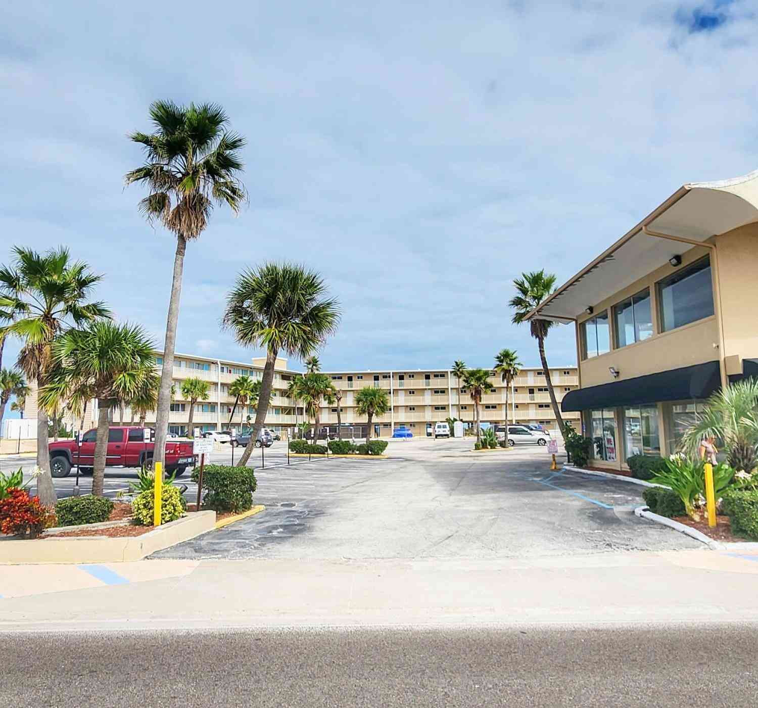 Condo For Sale - 219 S Atlantic Avenue #206<br/> Daytona Beach, FL 32118