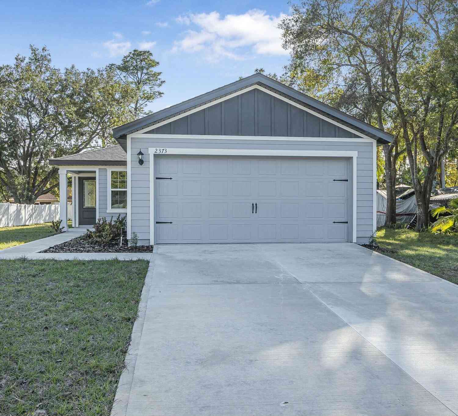Homes For Sale - 2373 Weldon Court<br/> Deltona, FL 32738