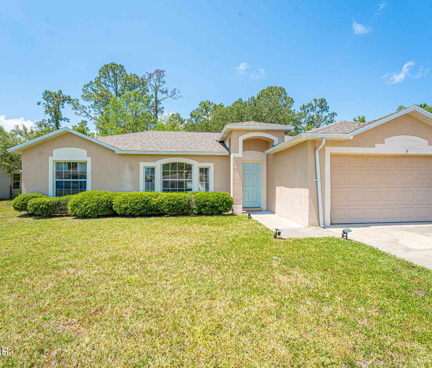Homes For Sale - 5 Zammer Court<br/> Palm Coast, FL 32164