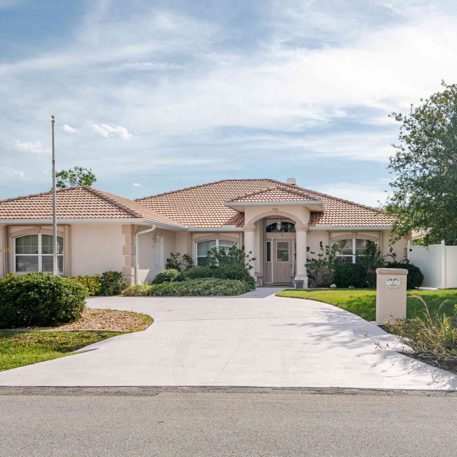 Homes For Sale - 1 Butternut Drive<br/> Palm Coast, FL 32137