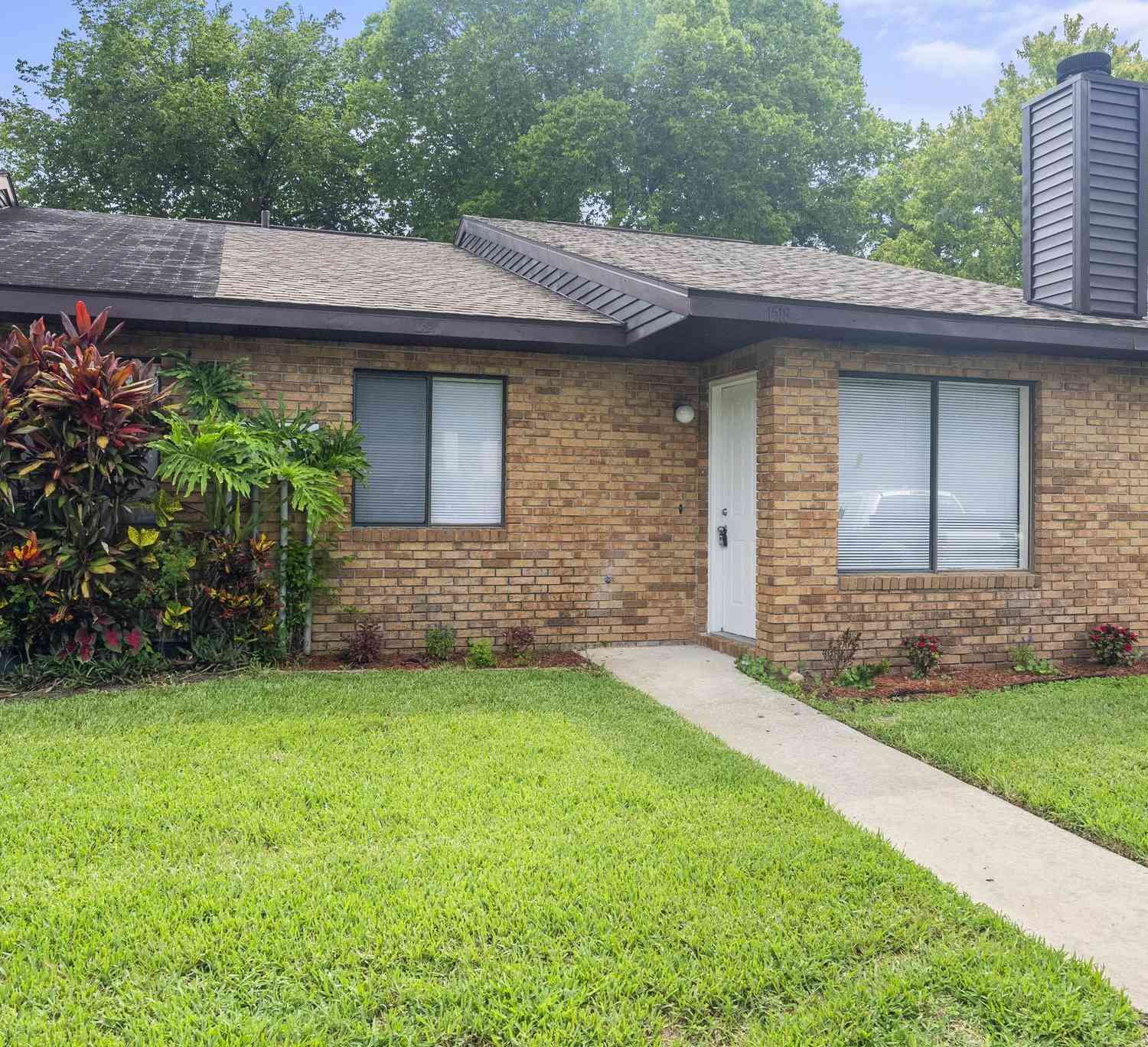 Condo For Sale - 1518 Franklin Circle<br/> Holly Hill, FL 32117