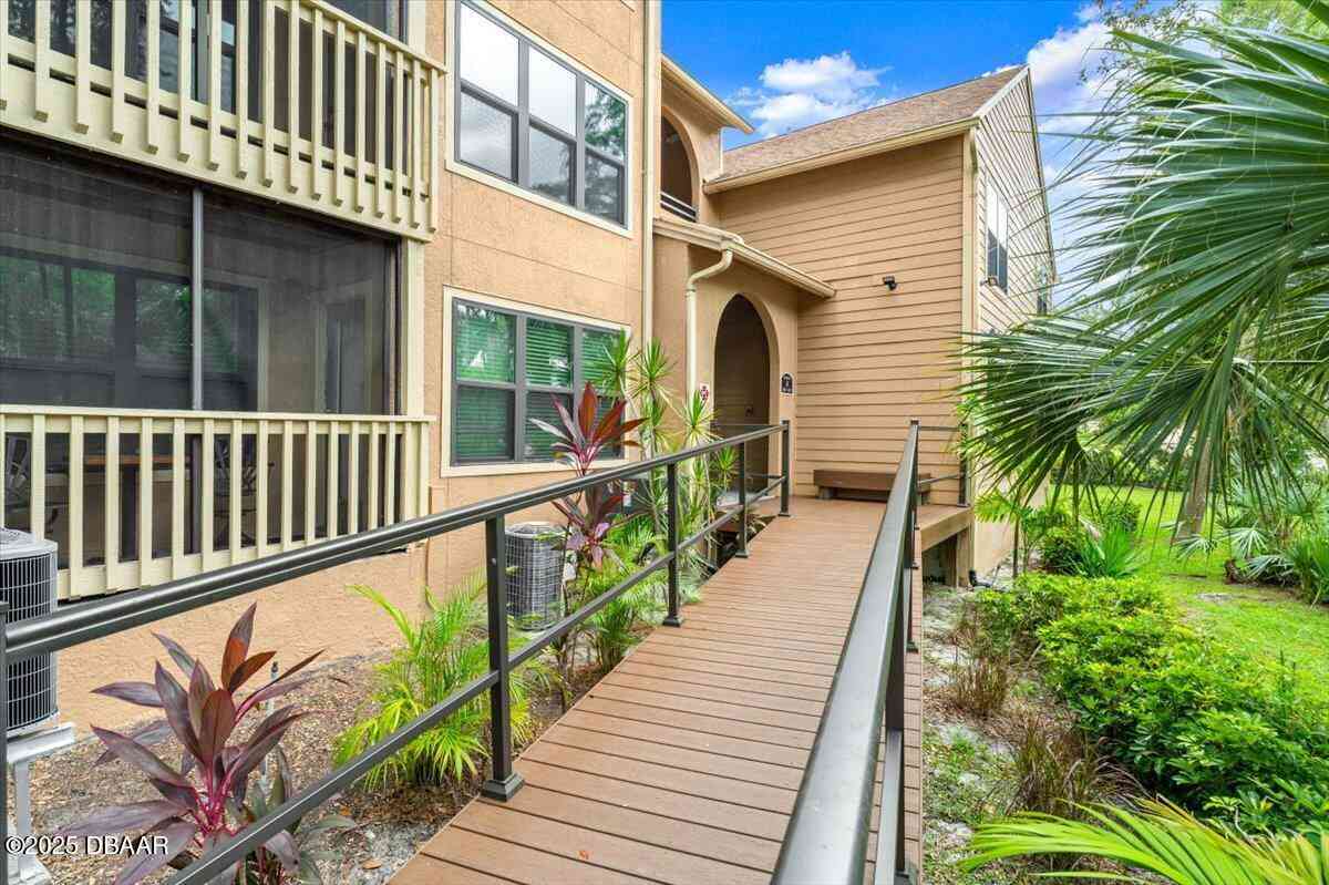 Condo For Sale - 1401 S Palmetto Avenue #813<br/> Daytona Beach, FL 32114