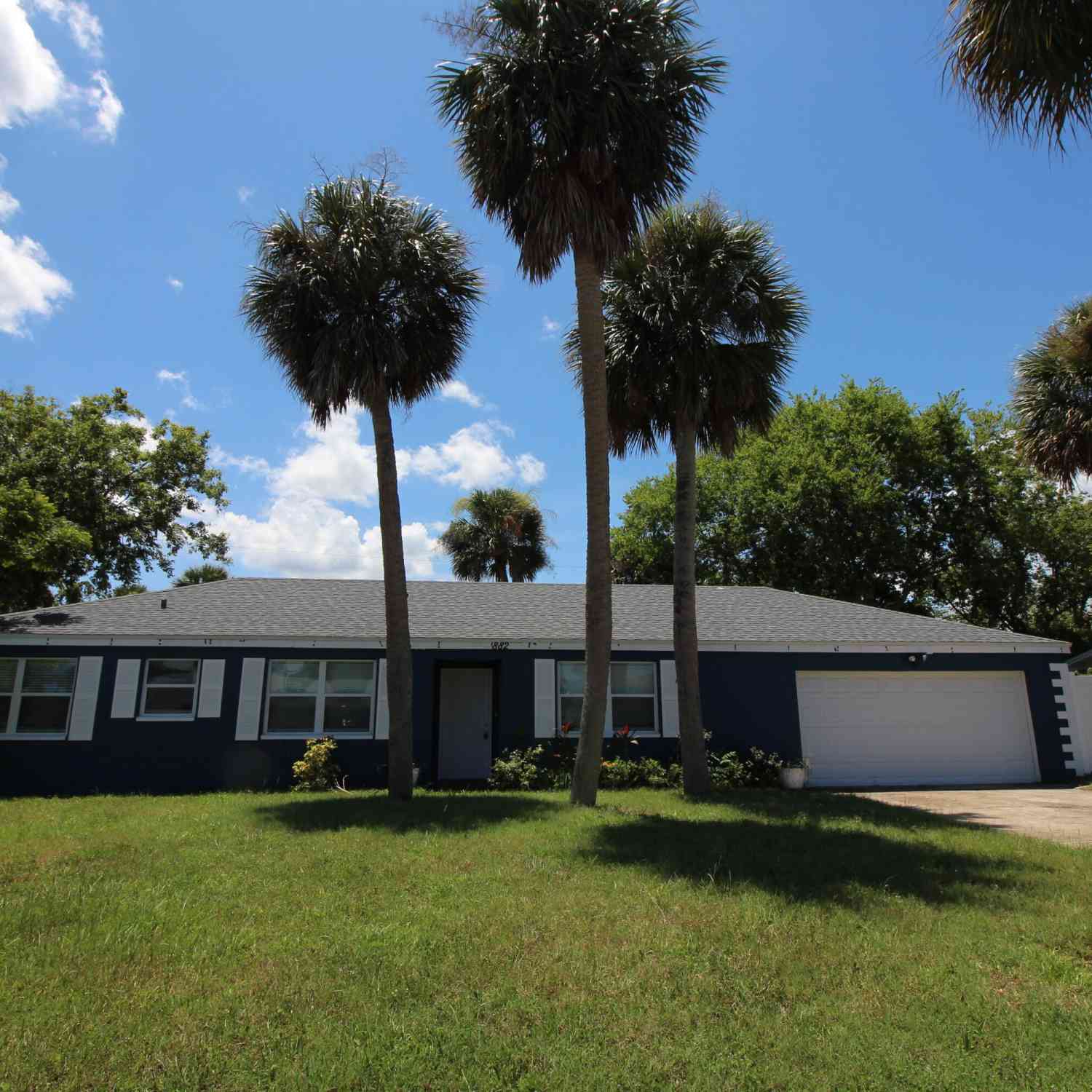 Homes For Sale - 882 W Coquina Drive<br/> Daytona Beach, FL 32117
