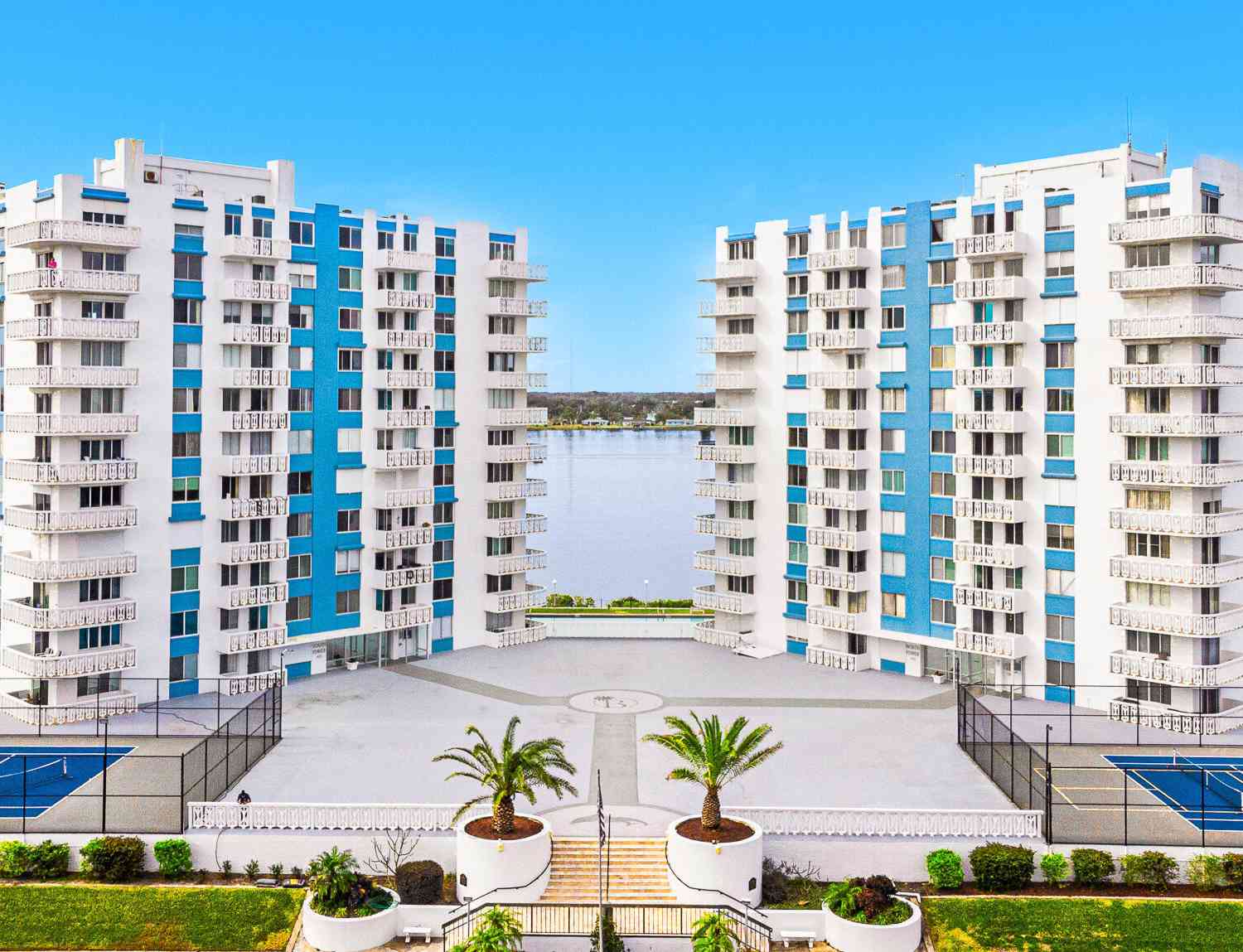 Condo For Sale - 935 N Halifax Avenue #1104<br/> Daytona Beach, FL 32118