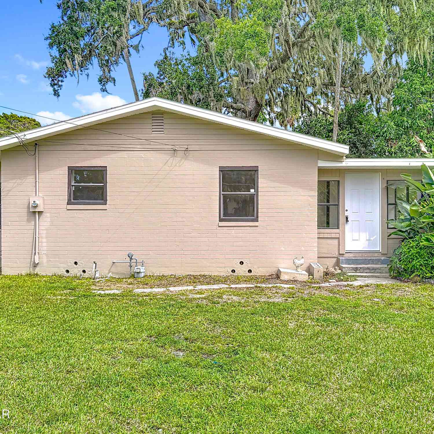 Homes For Sale - 6331/2 Elm Avenue<br/> Volusia County, Holly Hill, FL 32117