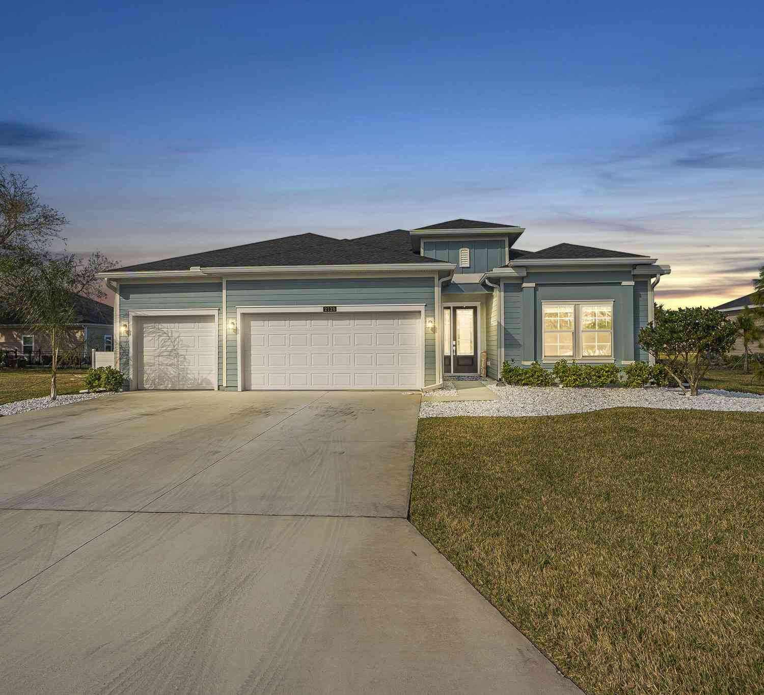 Homes For Sale - 2128 Raglan Circle<br/> Ormond Beach, FL 32174